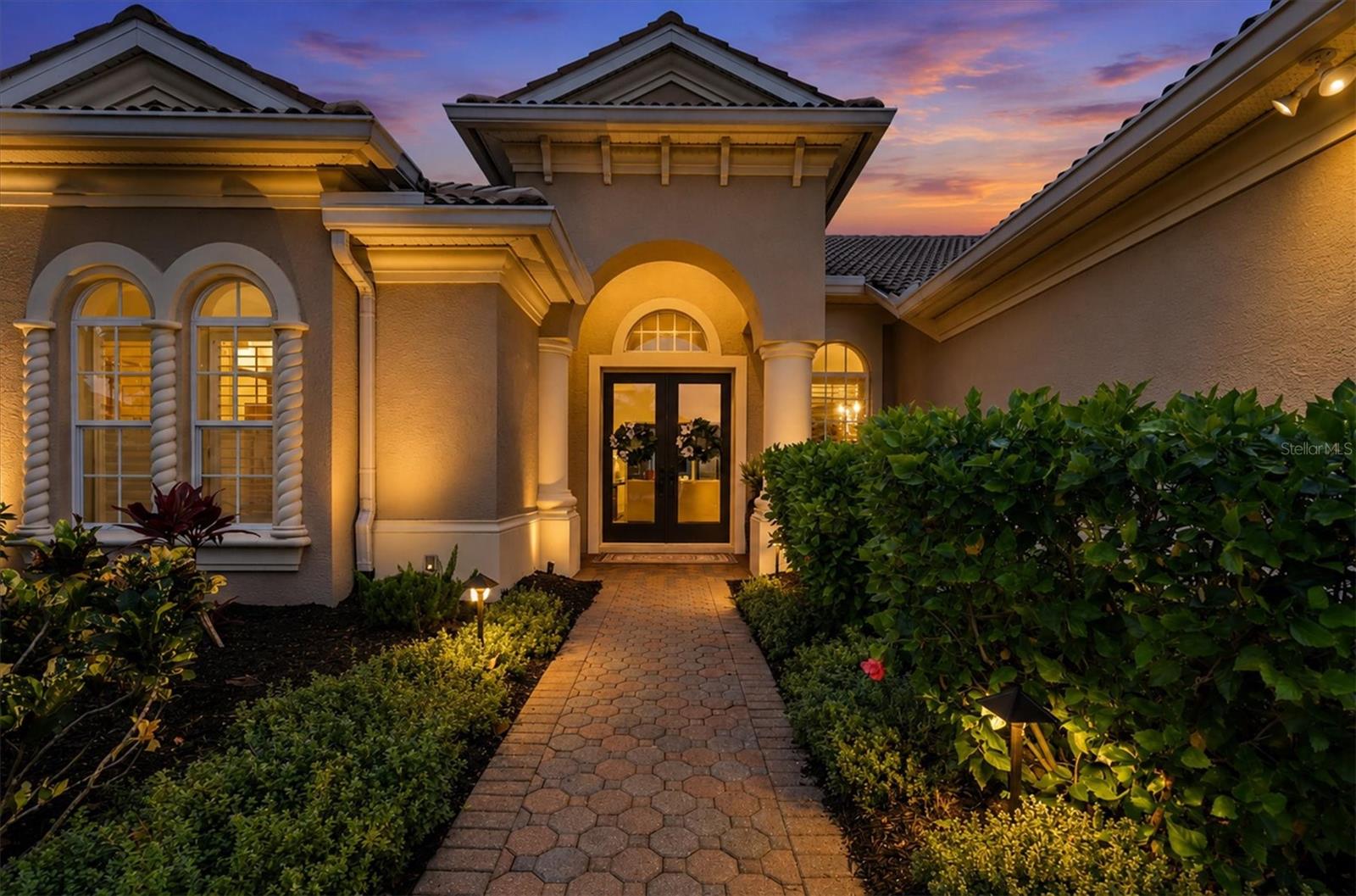 6806 DOMINION LN