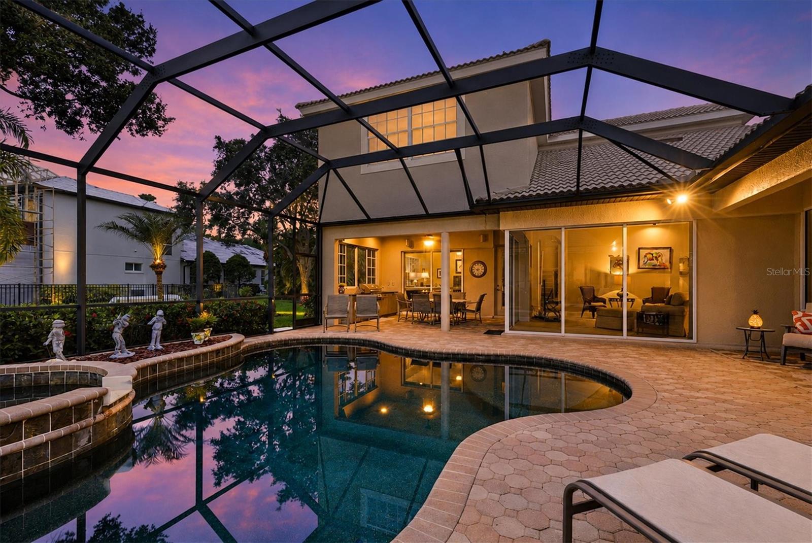 6806 DOMINION LN