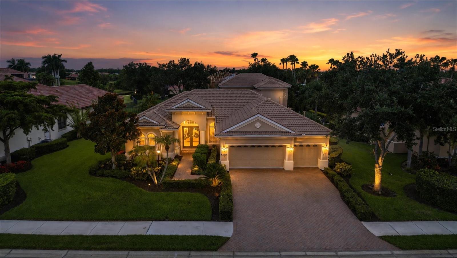 6806 DOMINION LN