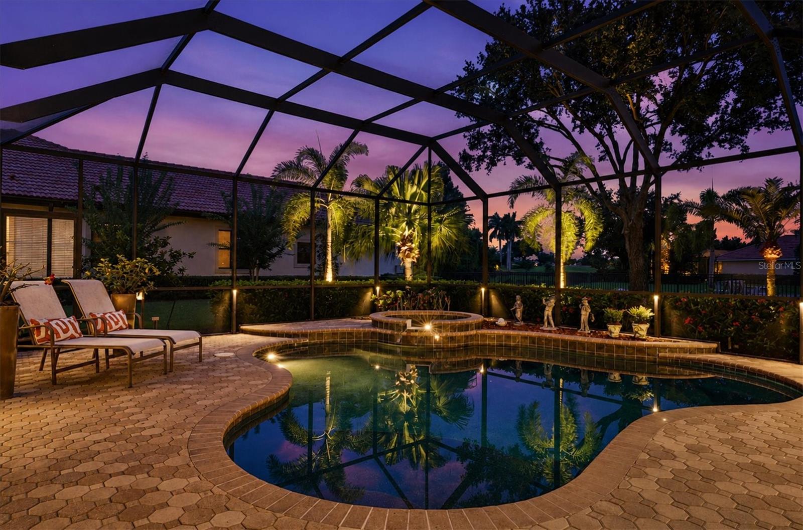 6806 DOMINION LN