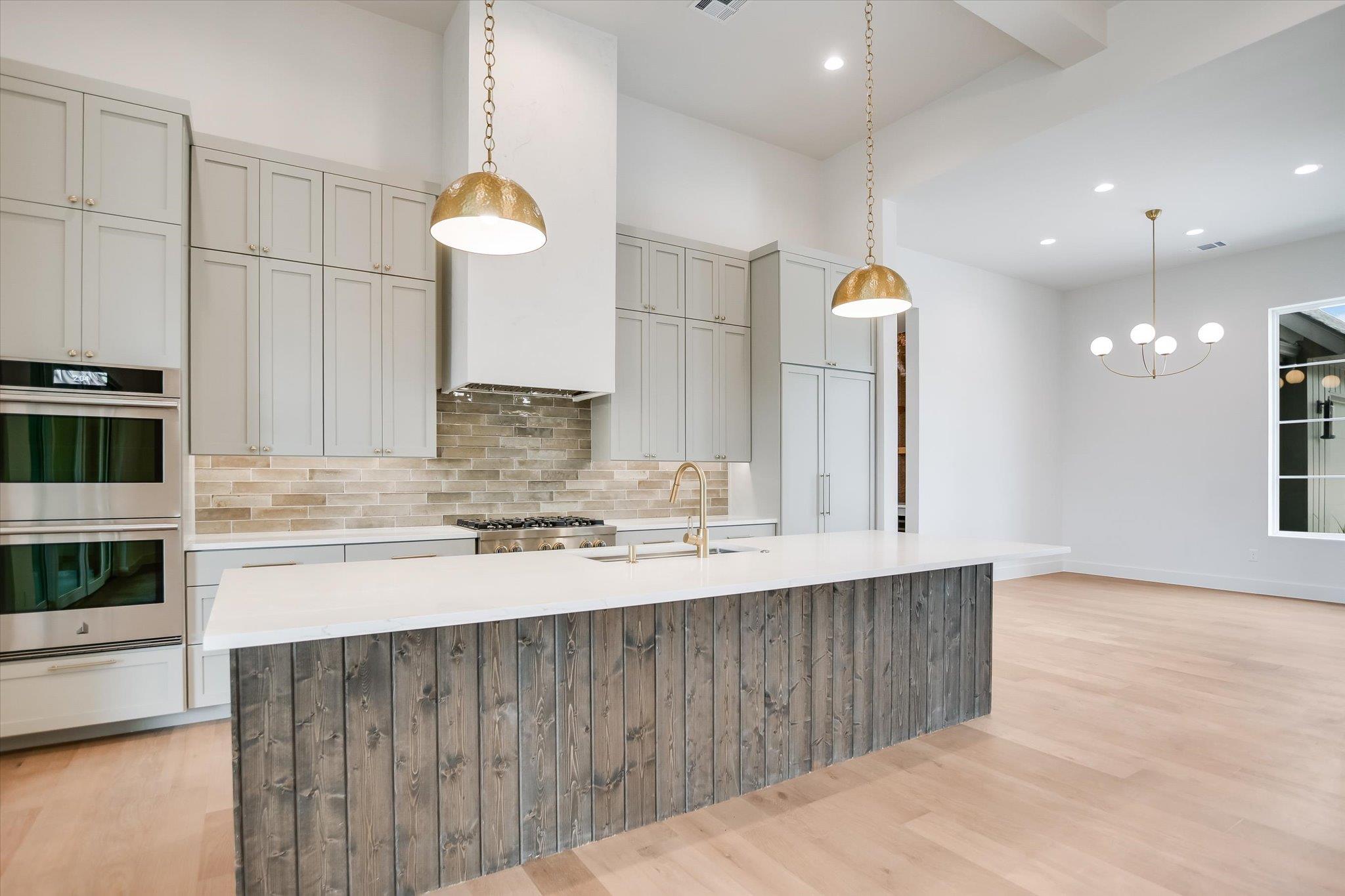 402 Sweet Grass LN
