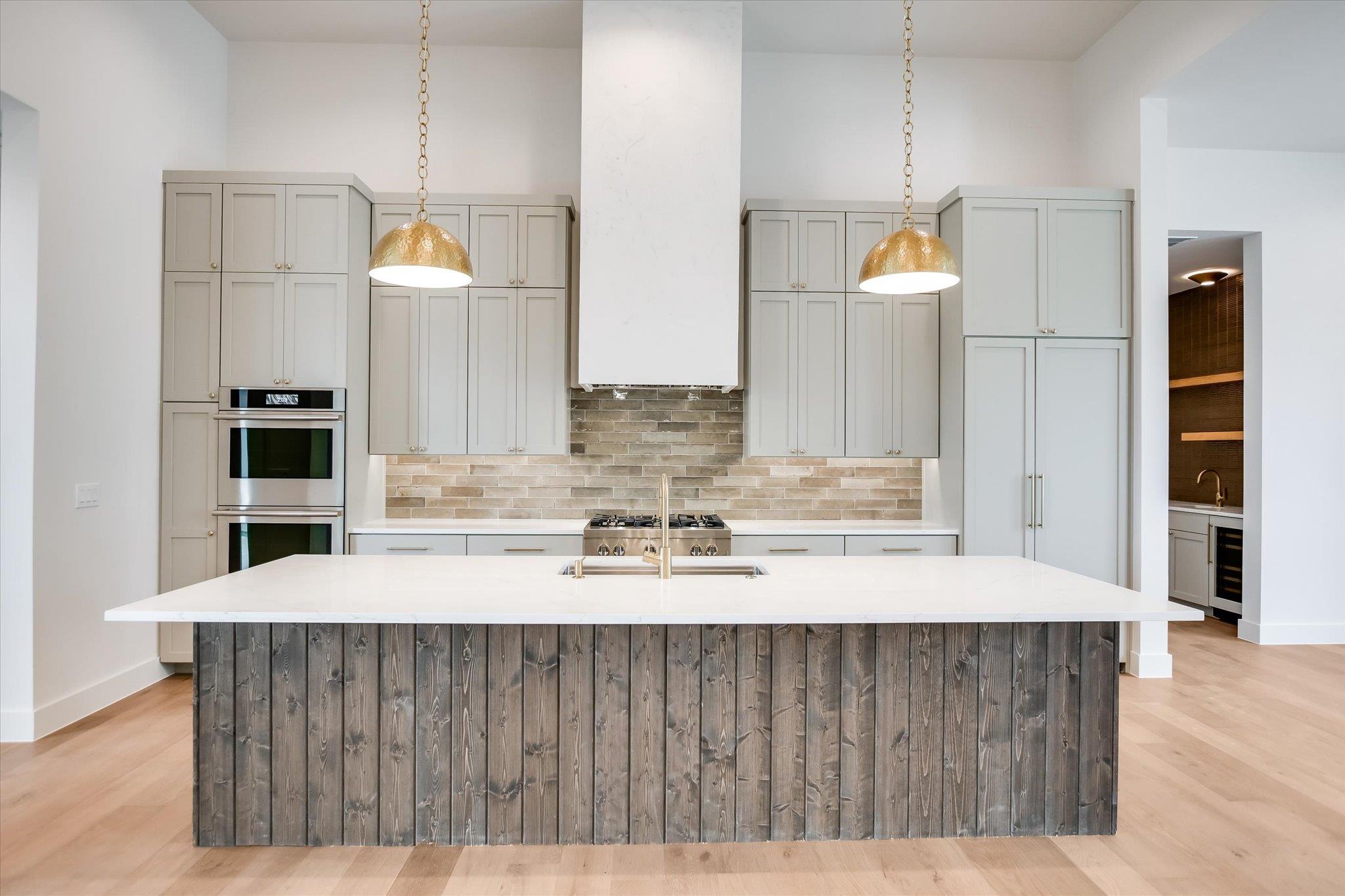 402 Sweet Grass LN