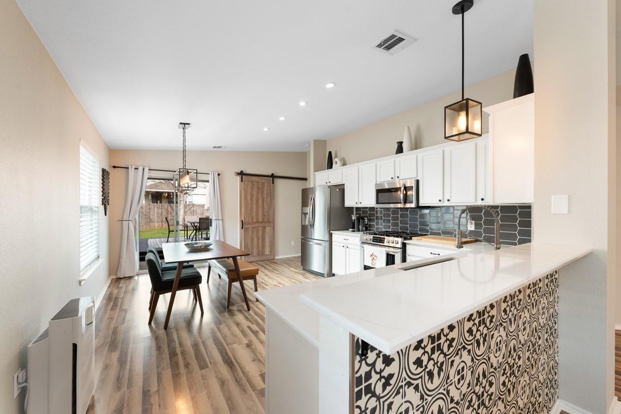 2604 James Bausch LN