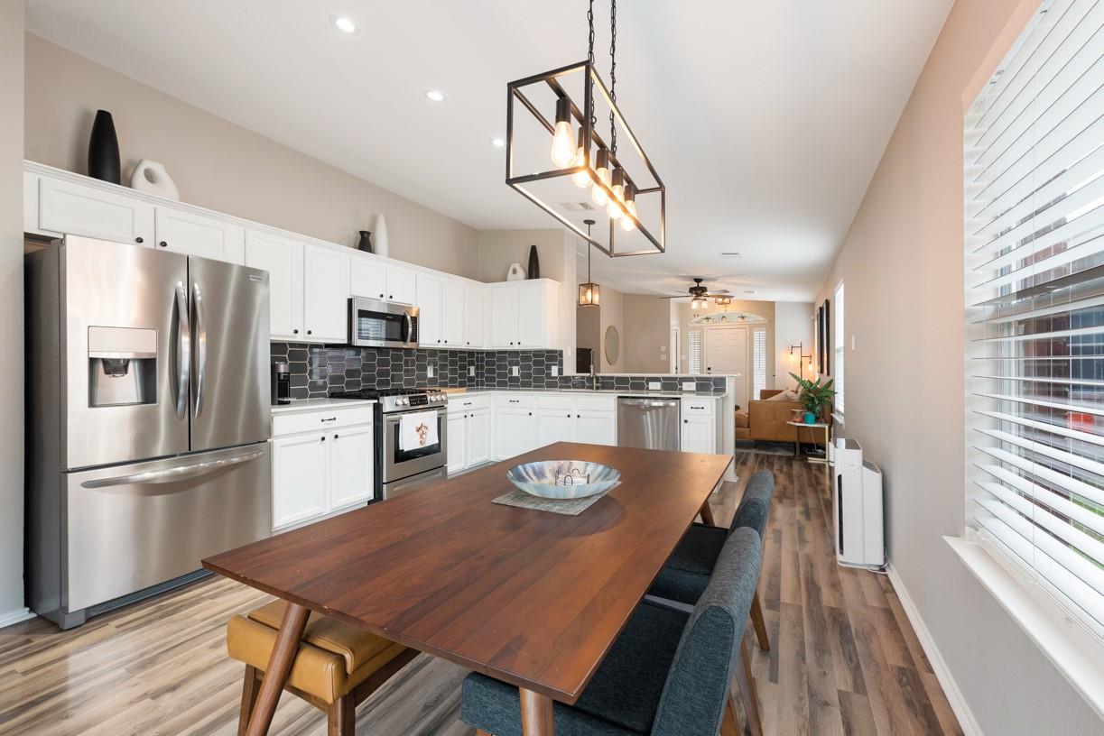 2604 James Bausch LN