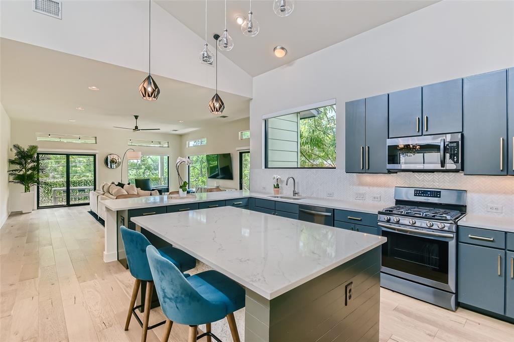 3006 Garden Villa LN