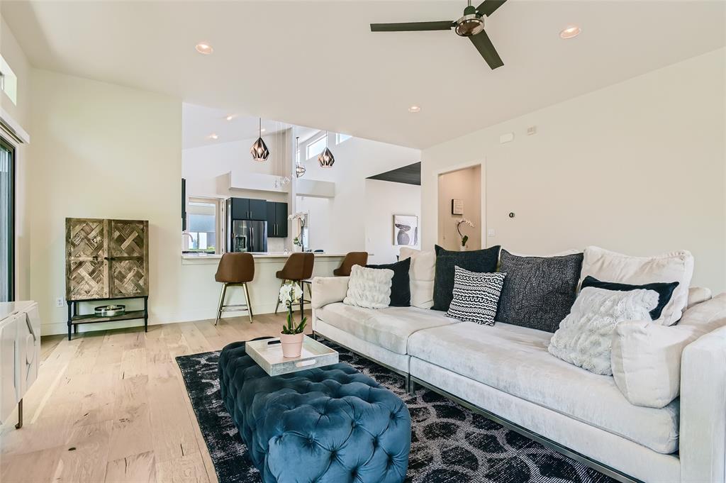 3006 Garden Villa LN