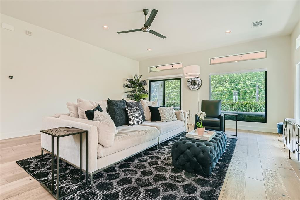 3006 Garden Villa LN