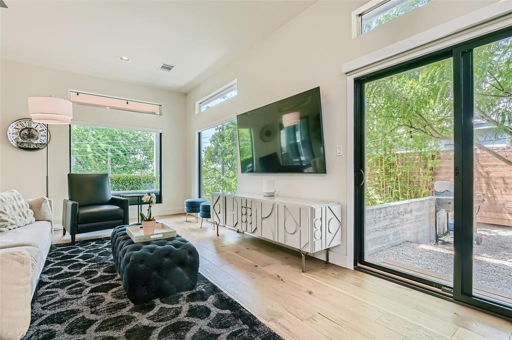 3006 Garden Villa LN