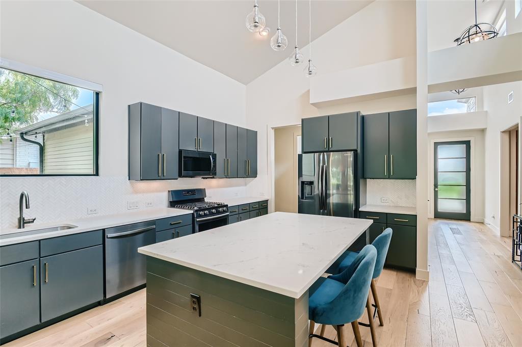 3006 Garden Villa LN