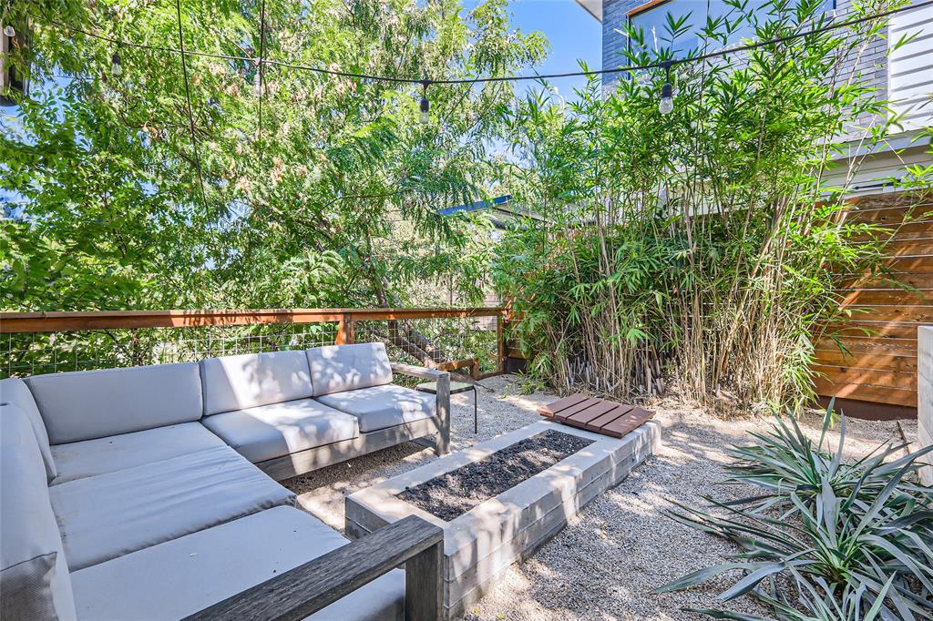 3006 Garden Villa LN