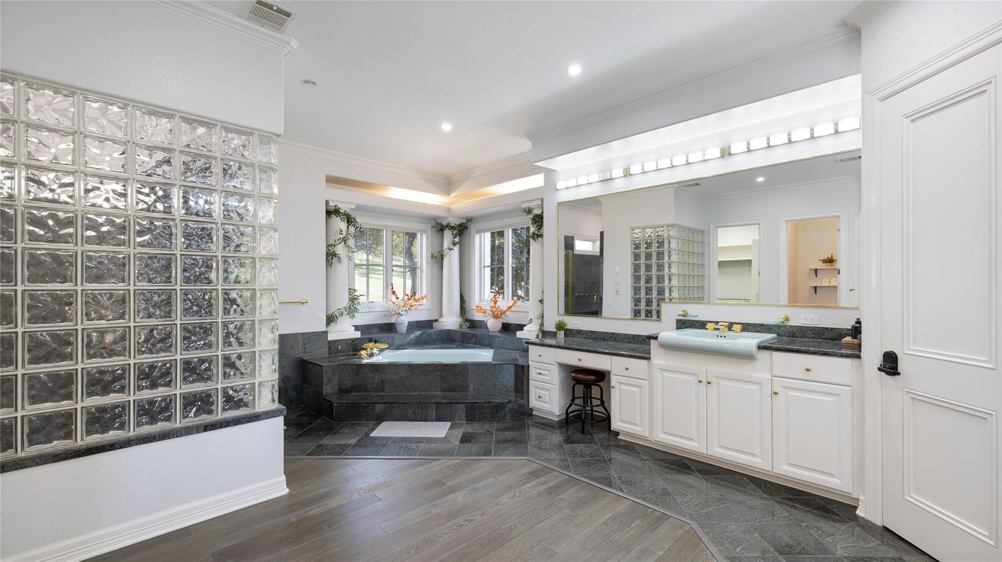5509 Cuesta Verde