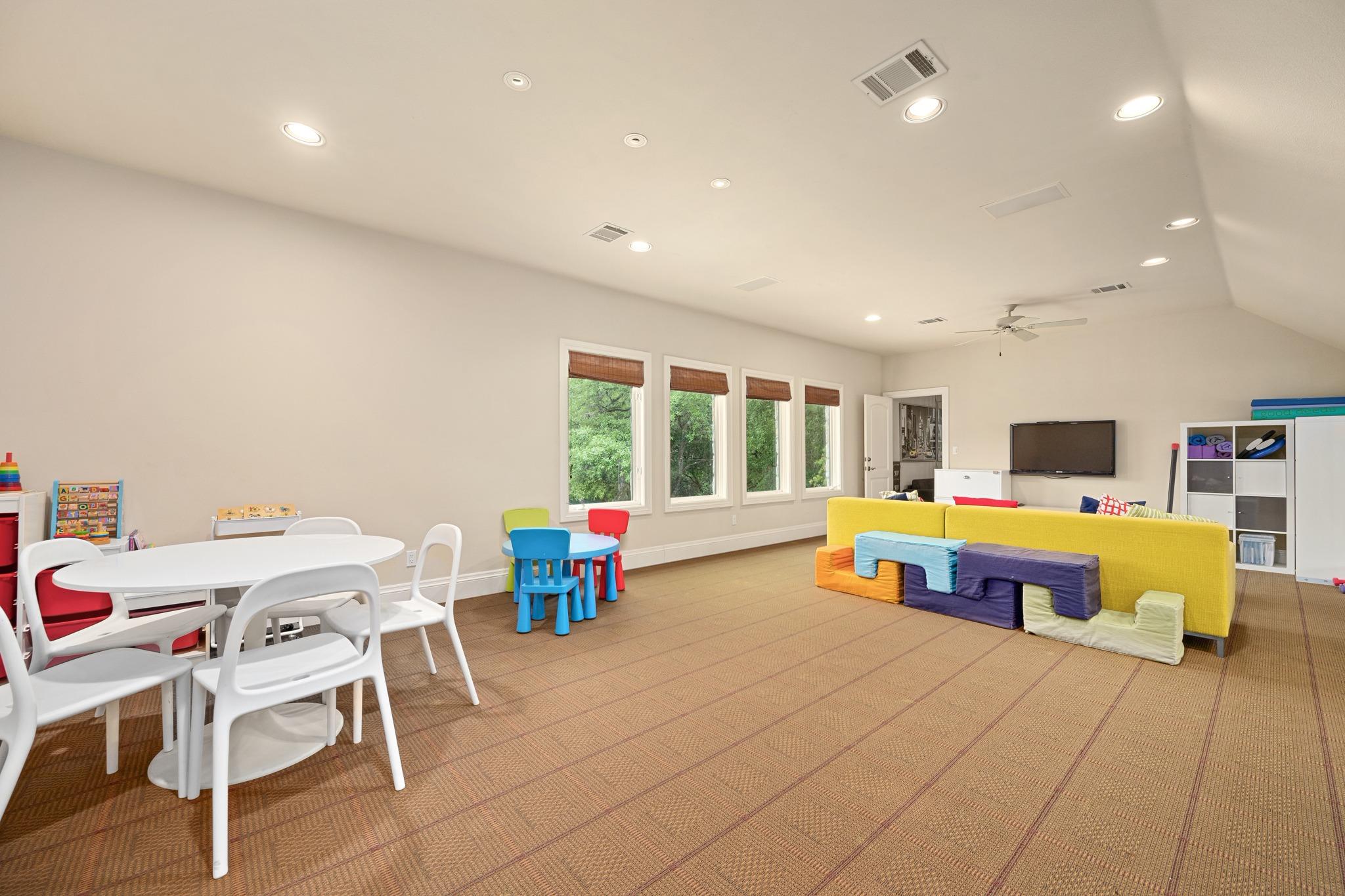 2808 Calaw CV