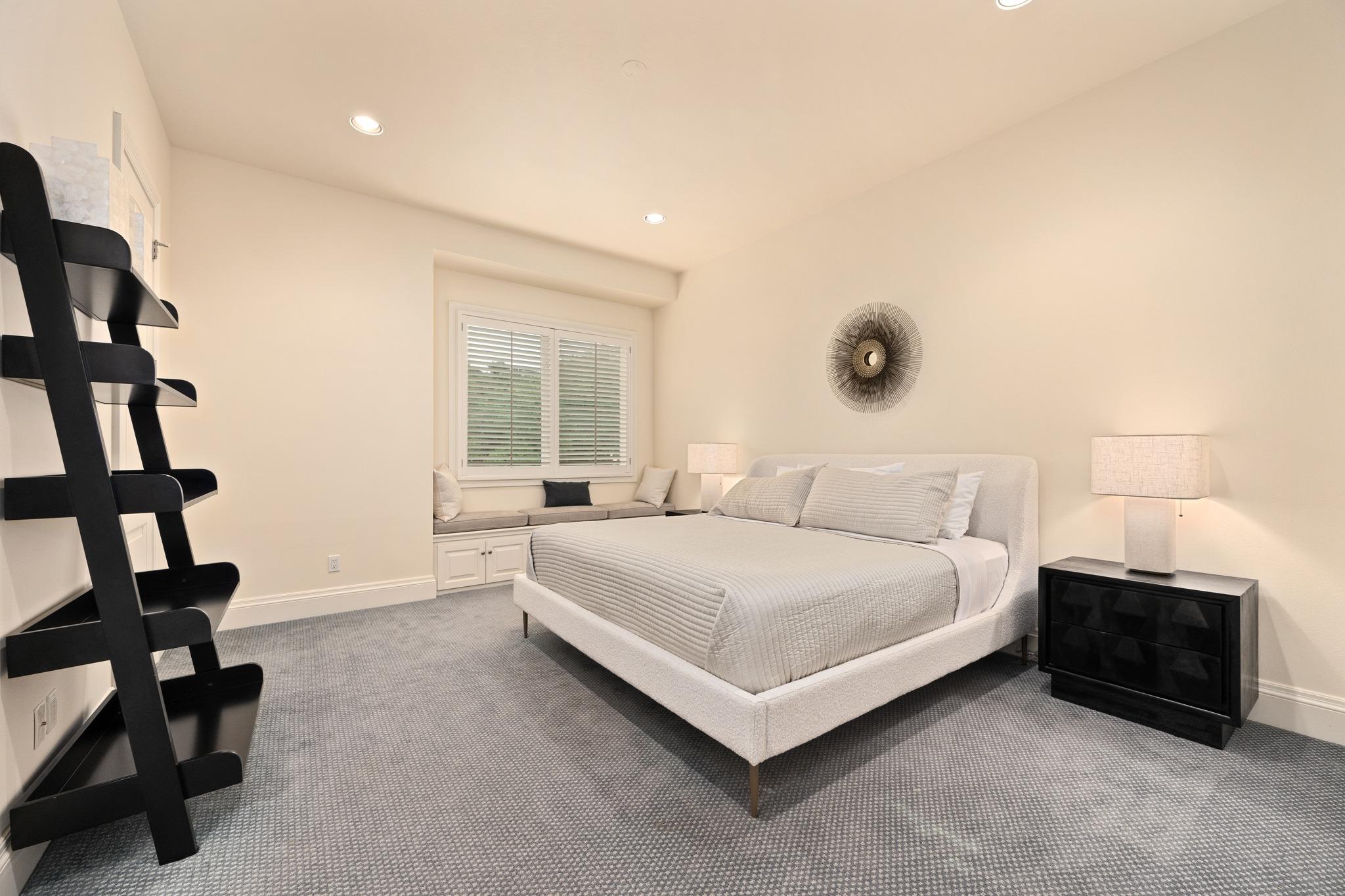 2808 Calaw CV