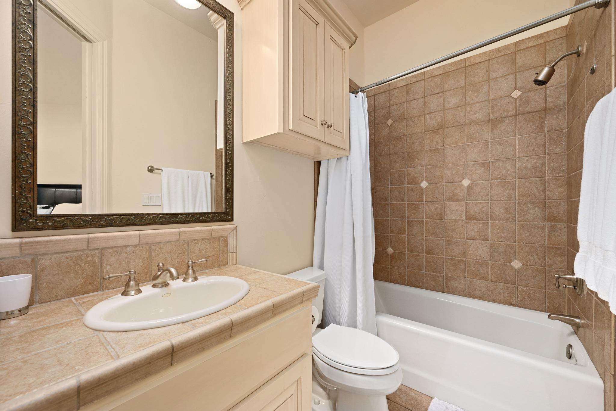 2808 Calaw CV