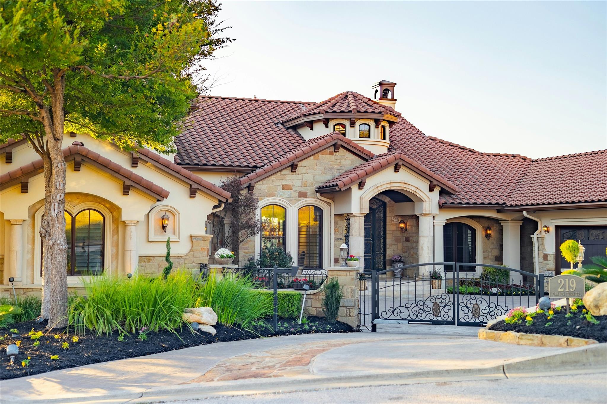 219 CANYON TURN TRL