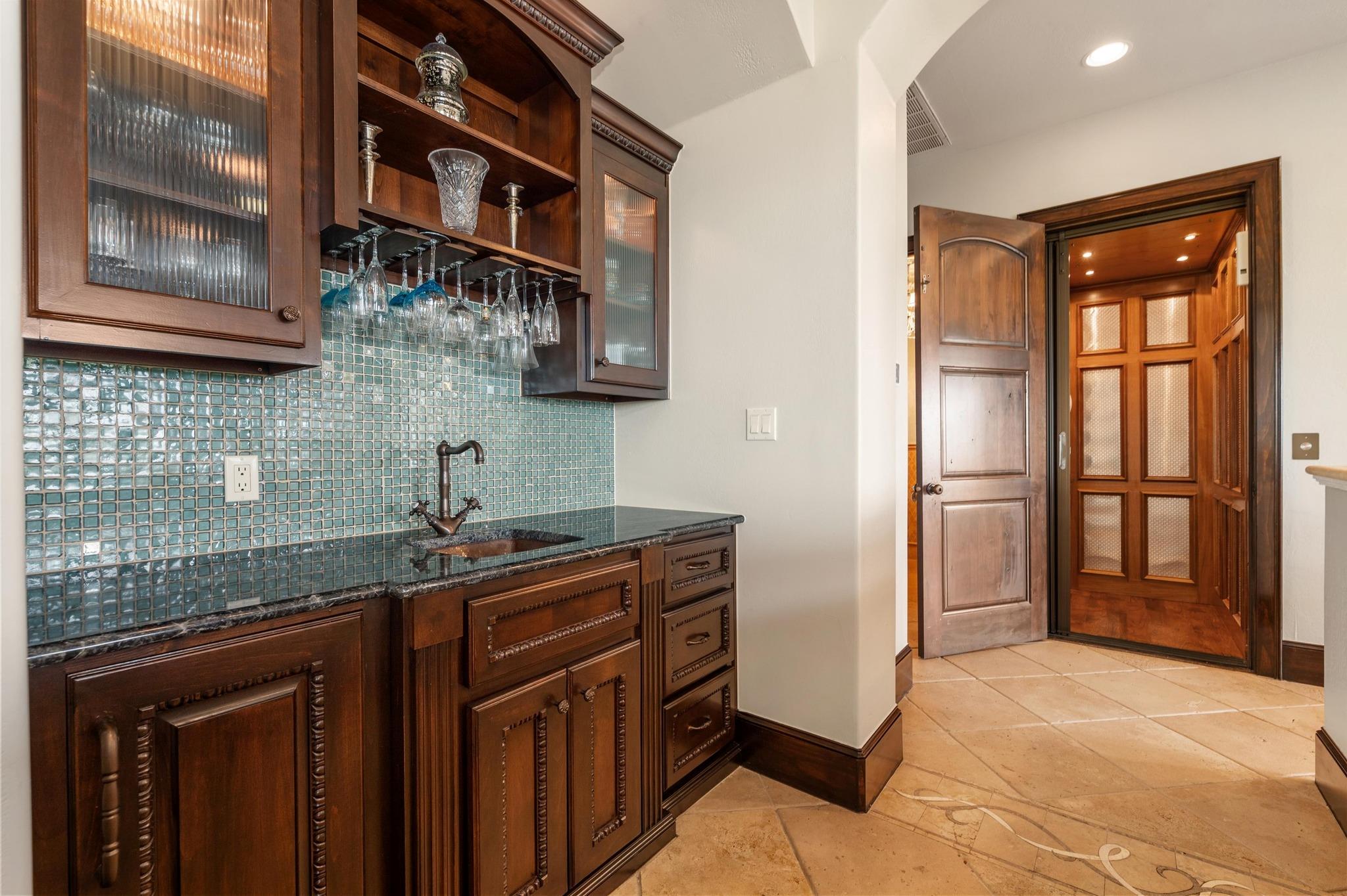 219 CANYON TURN TRL
