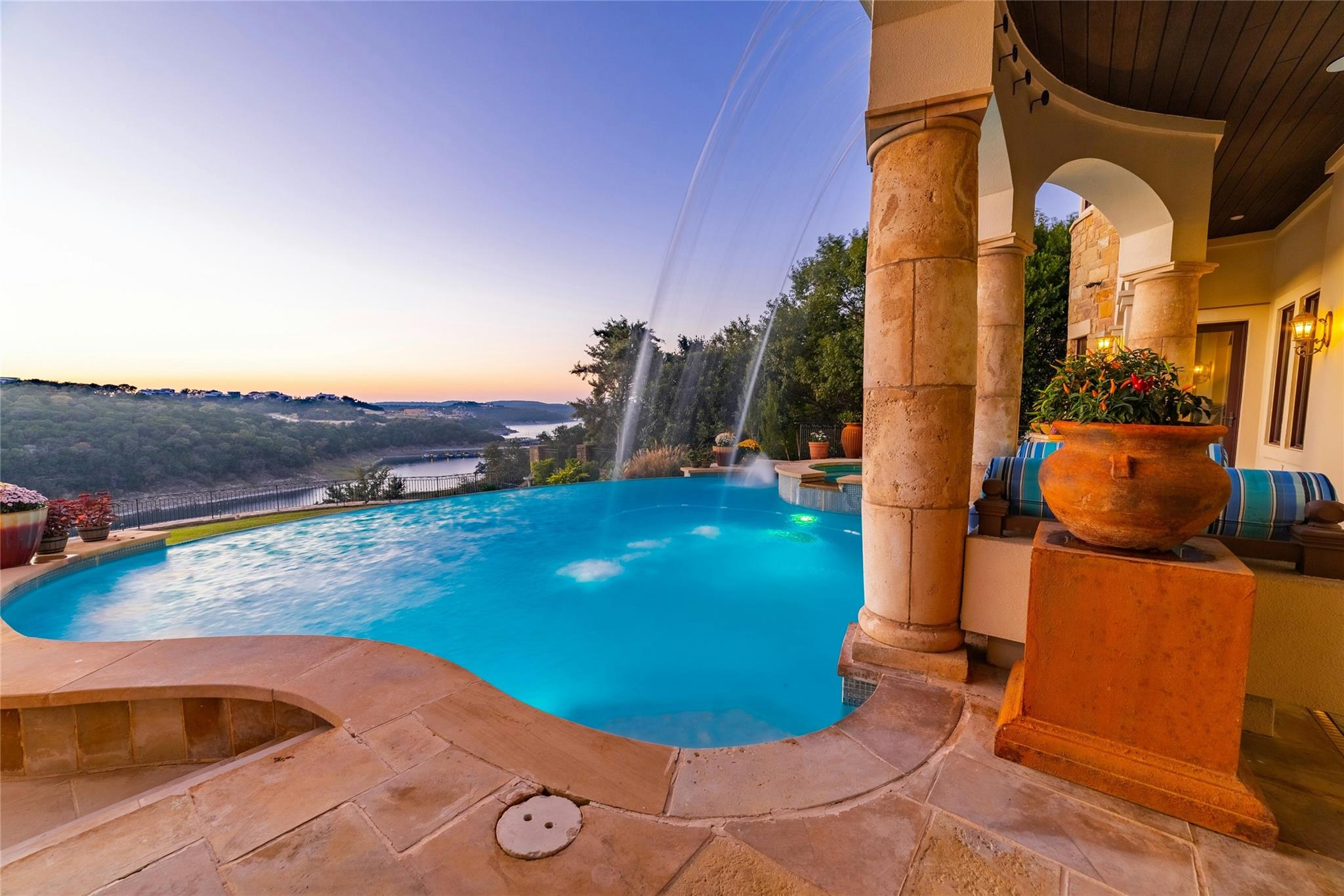 219 CANYON TURN TRL