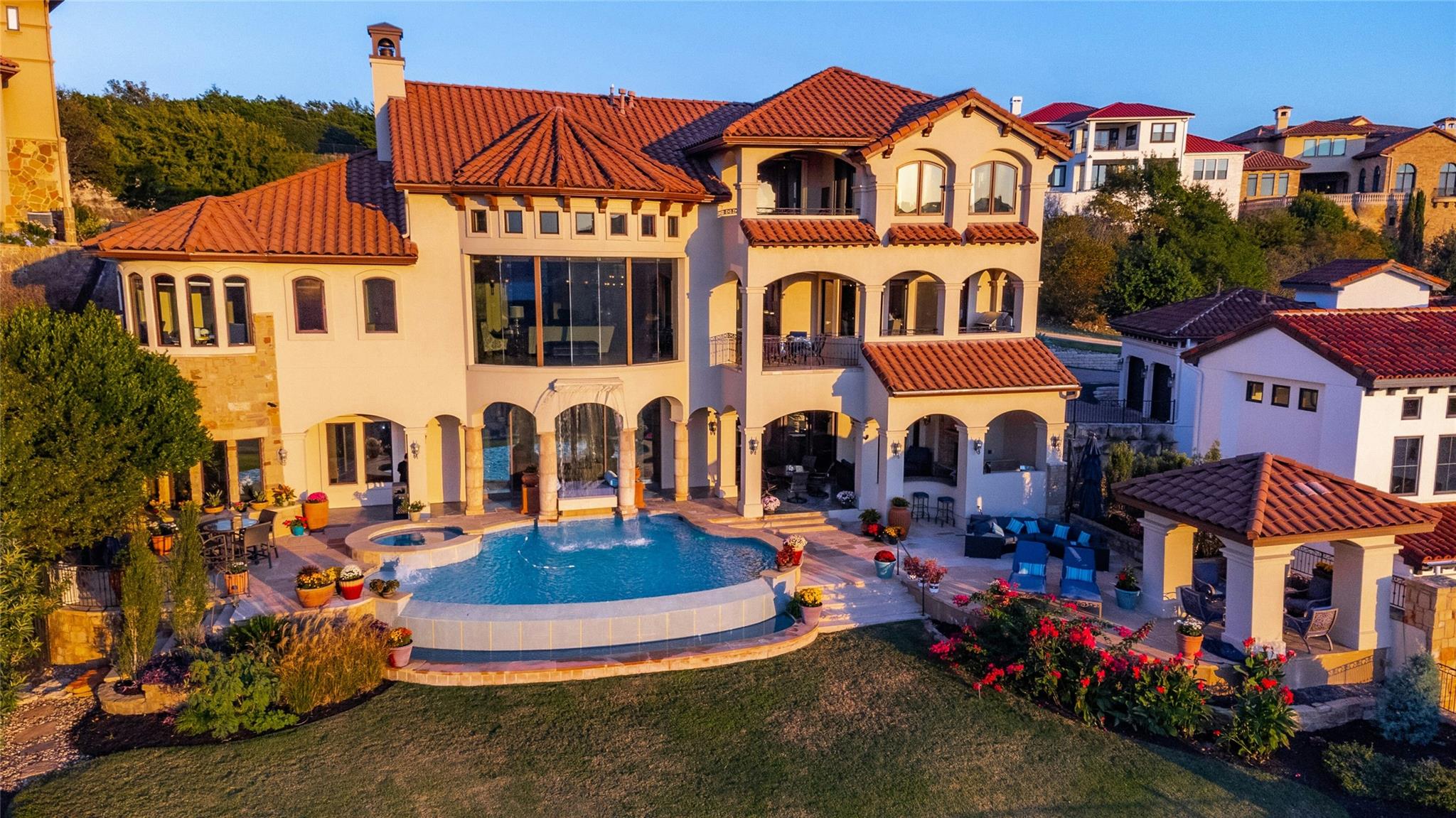 219 CANYON TURN TRL