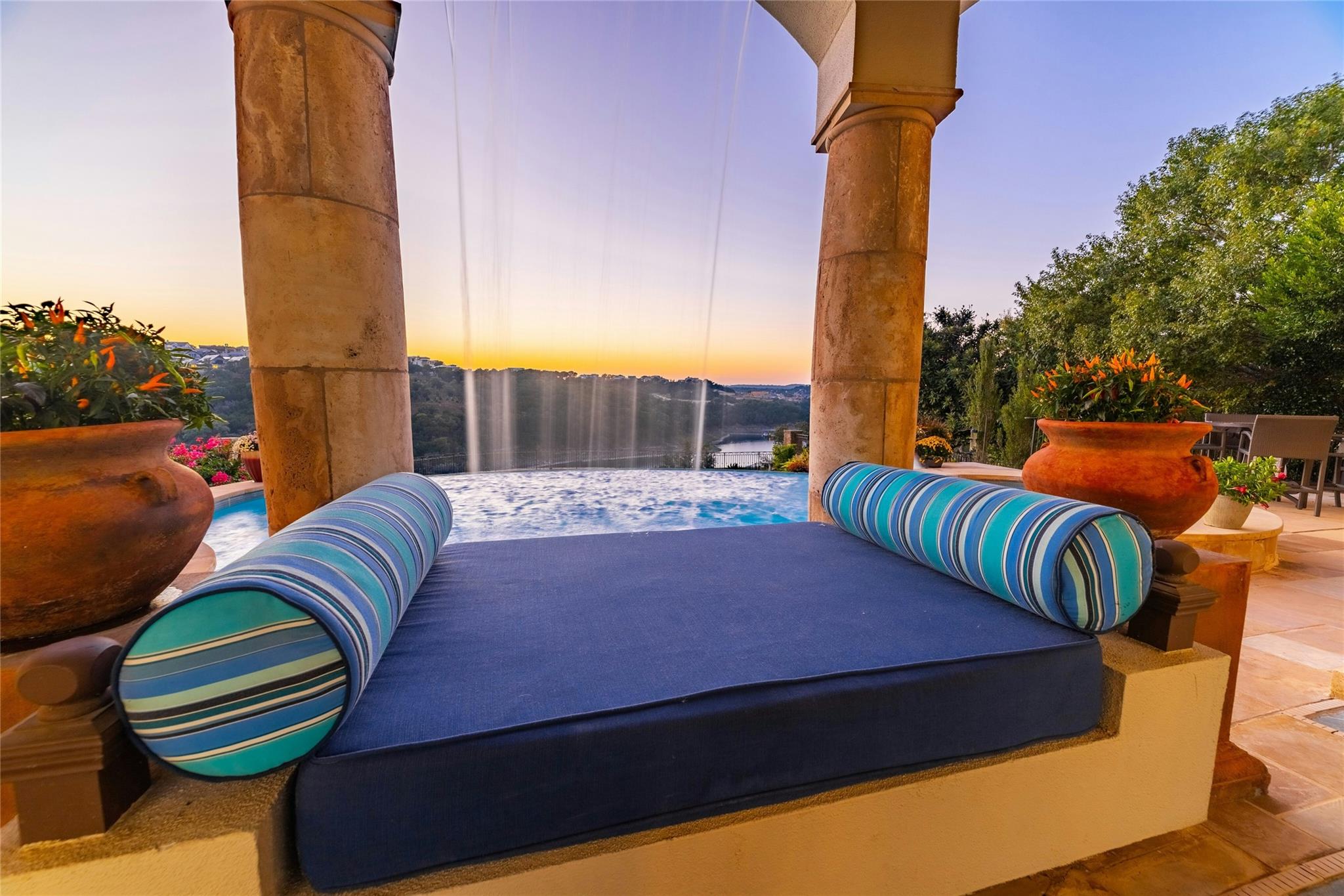 219 CANYON TURN TRL