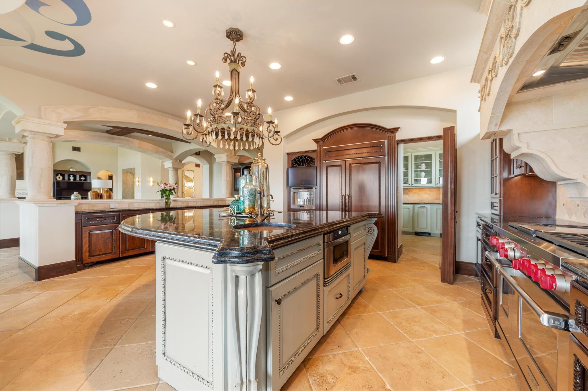 219 CANYON TURN TRL