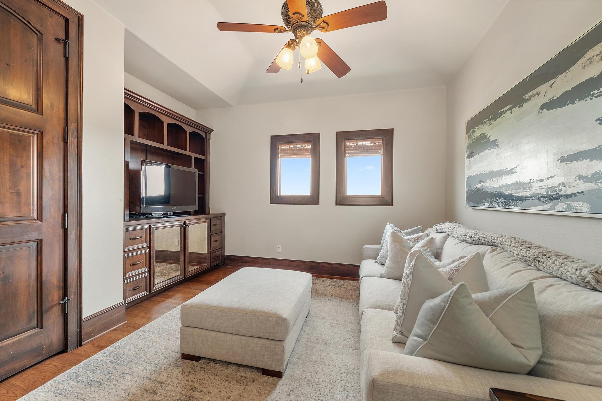 219 CANYON TURN TRL