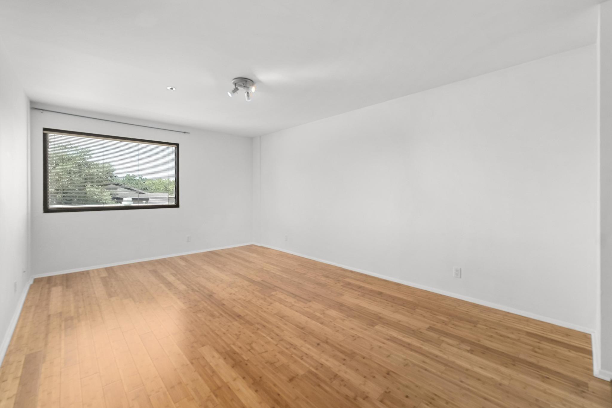 40 N Interstate 35 Unit: 3D3