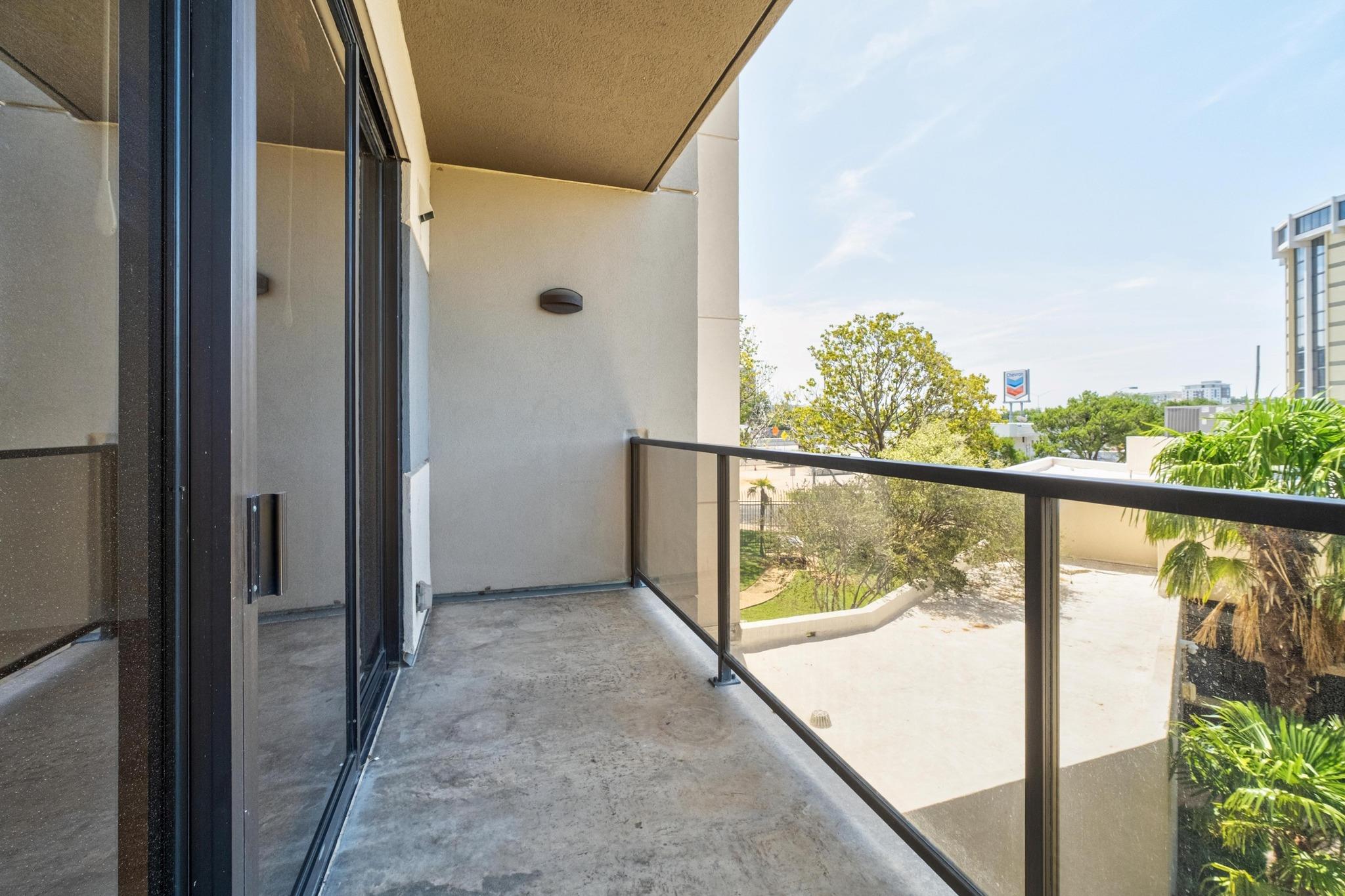 40 N Interstate 35 Unit: 3D3