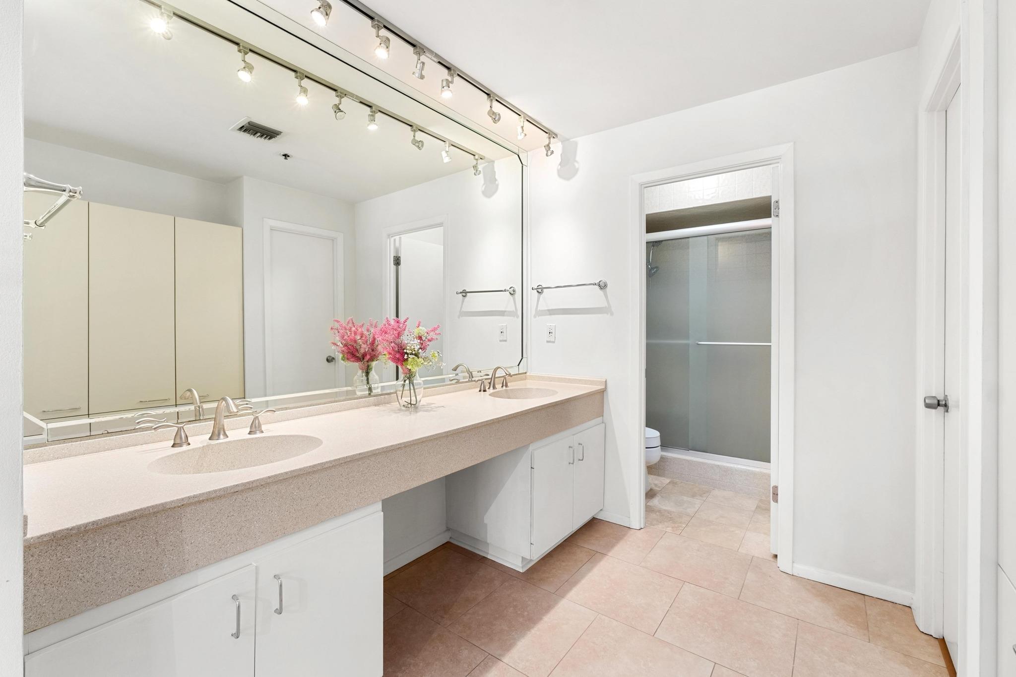 40 N Interstate 35 Unit: 3D3