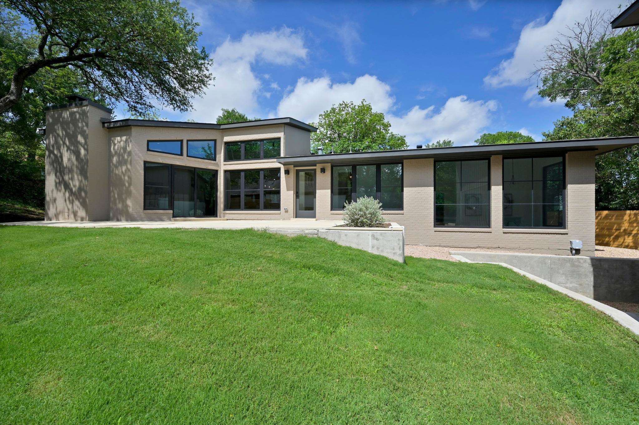 2001 Circle Haven