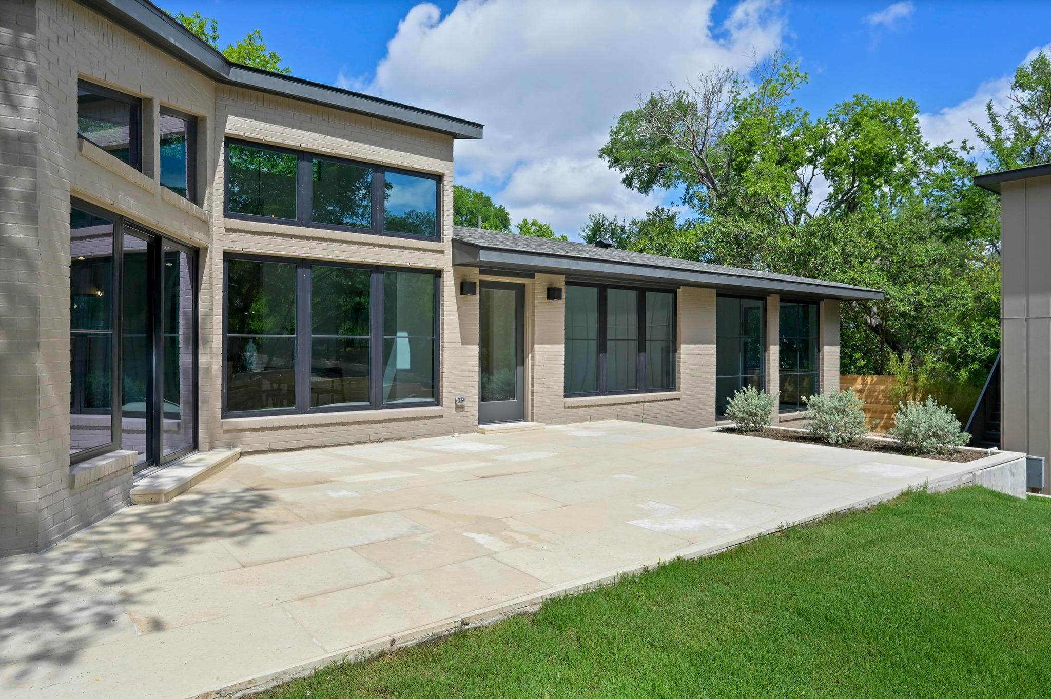 2001 Circle Haven