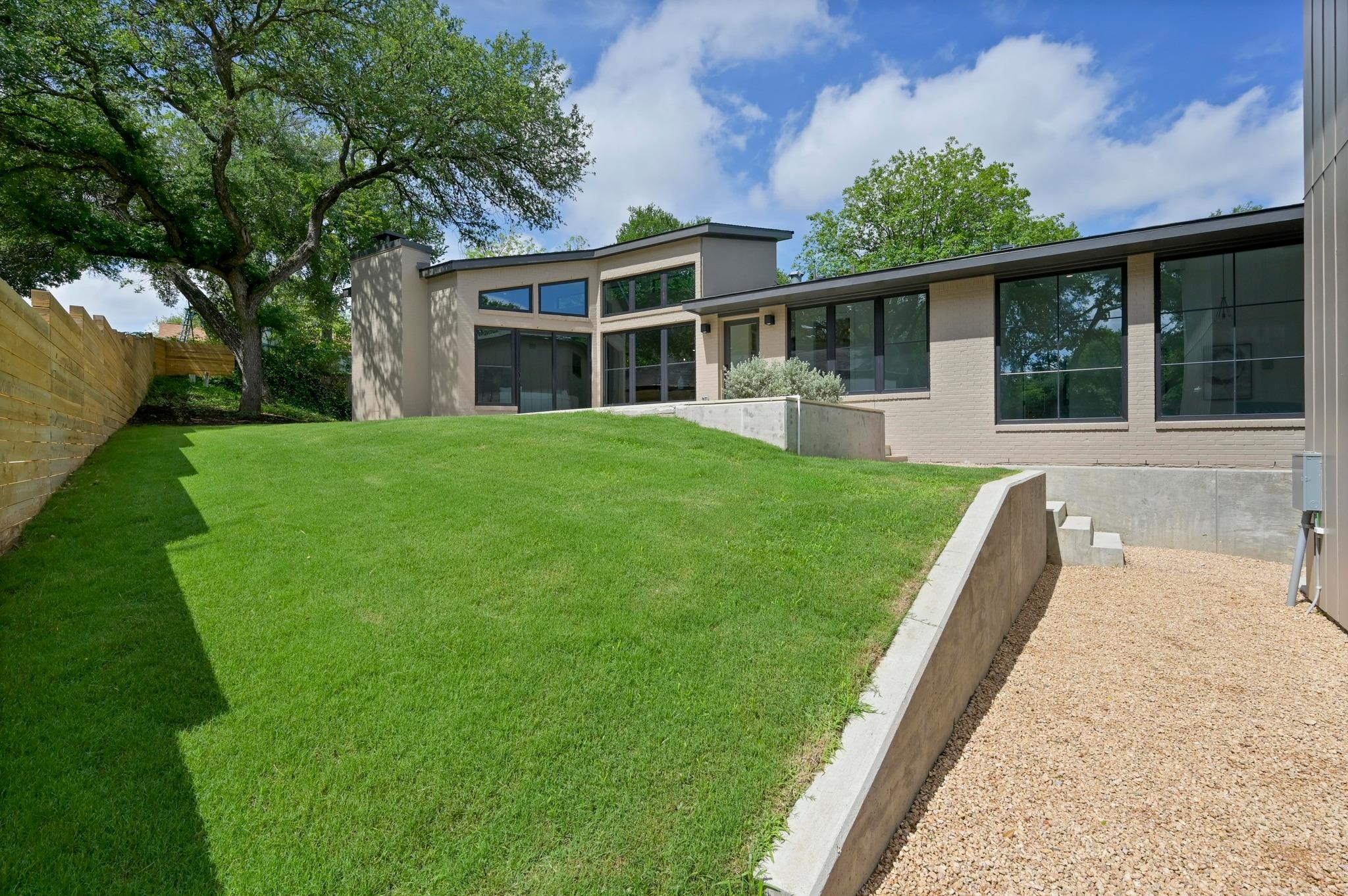2001 Circle Haven