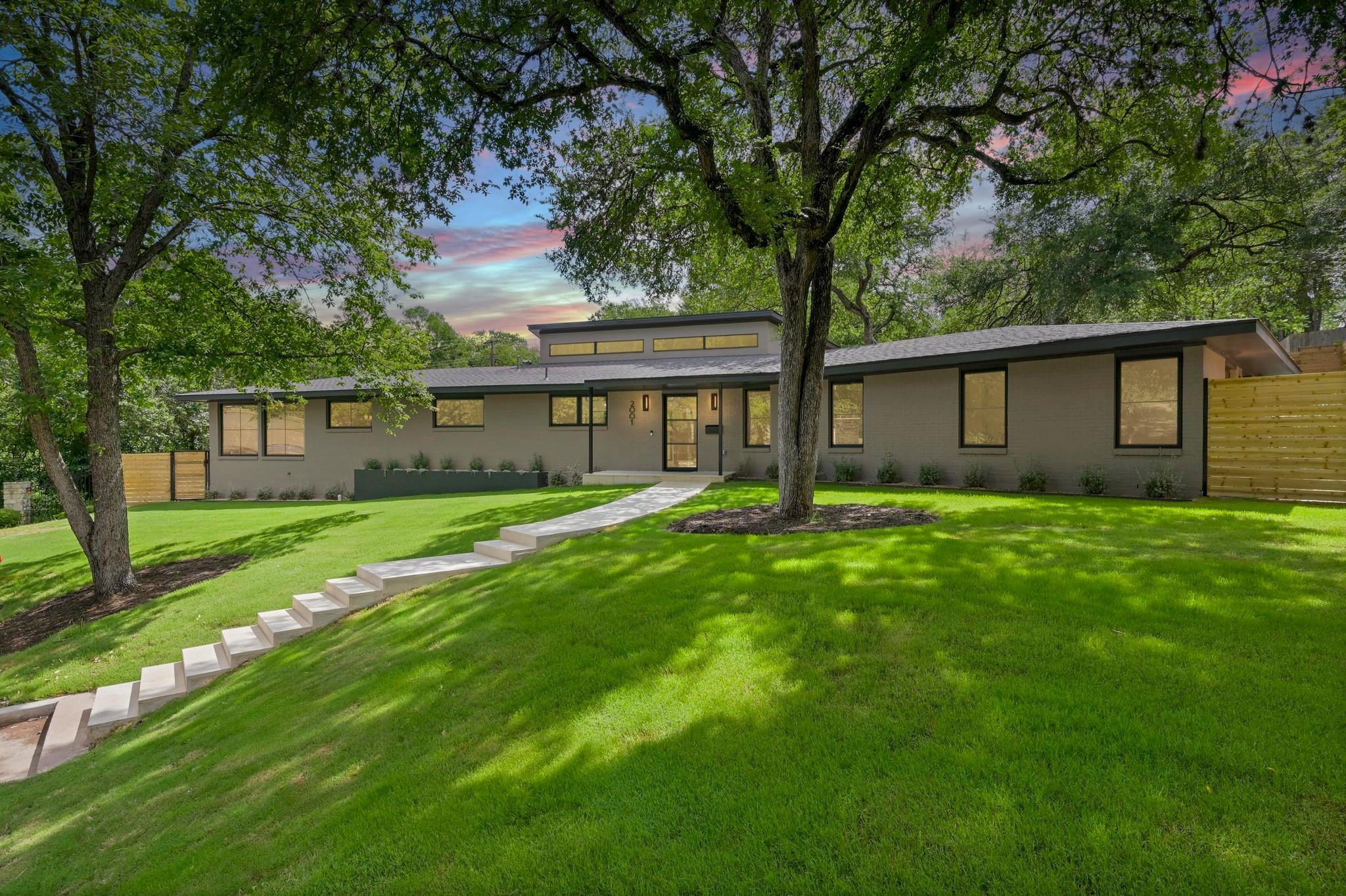 2001 Circle Haven