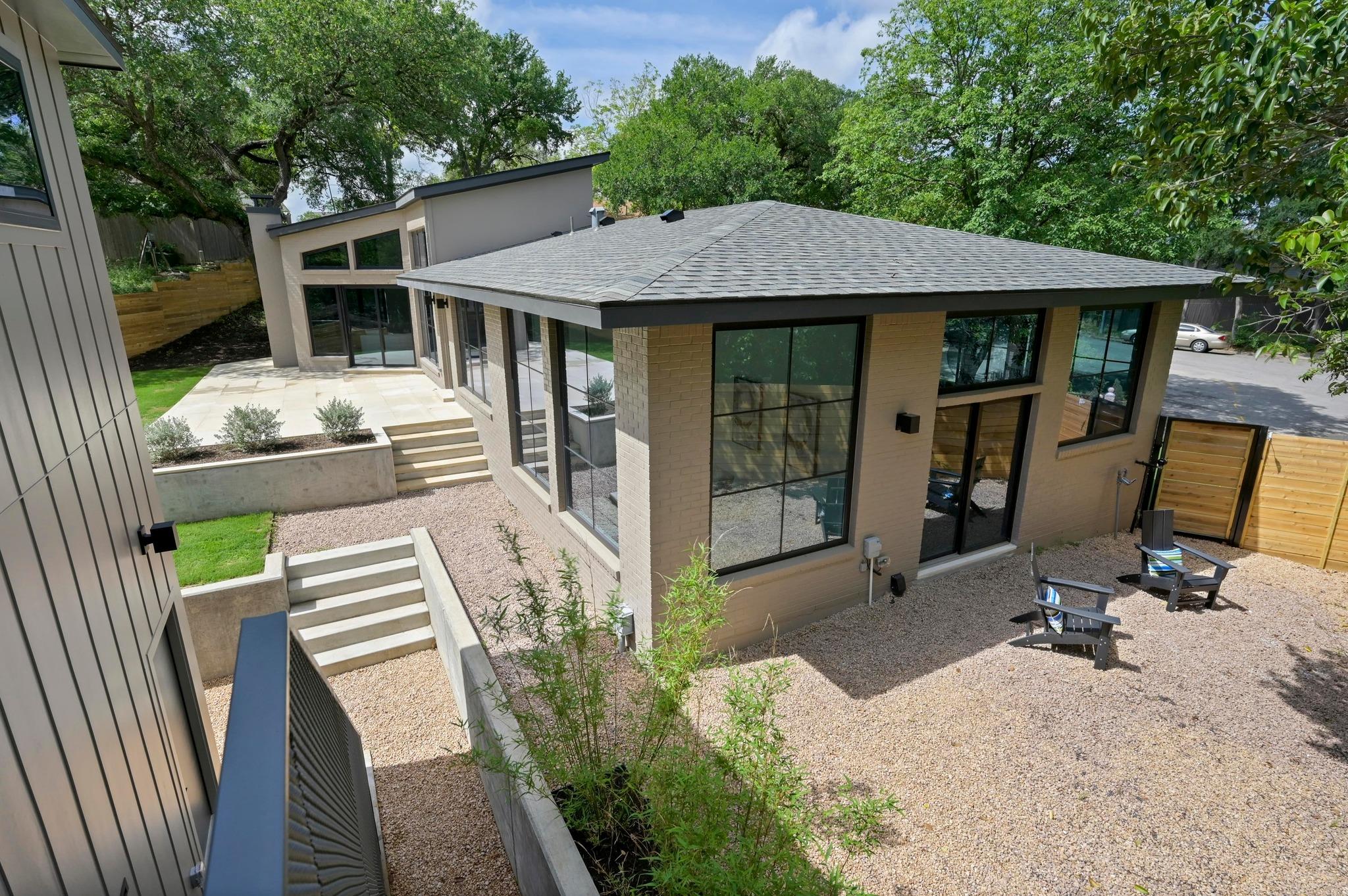 2001 Circle Haven