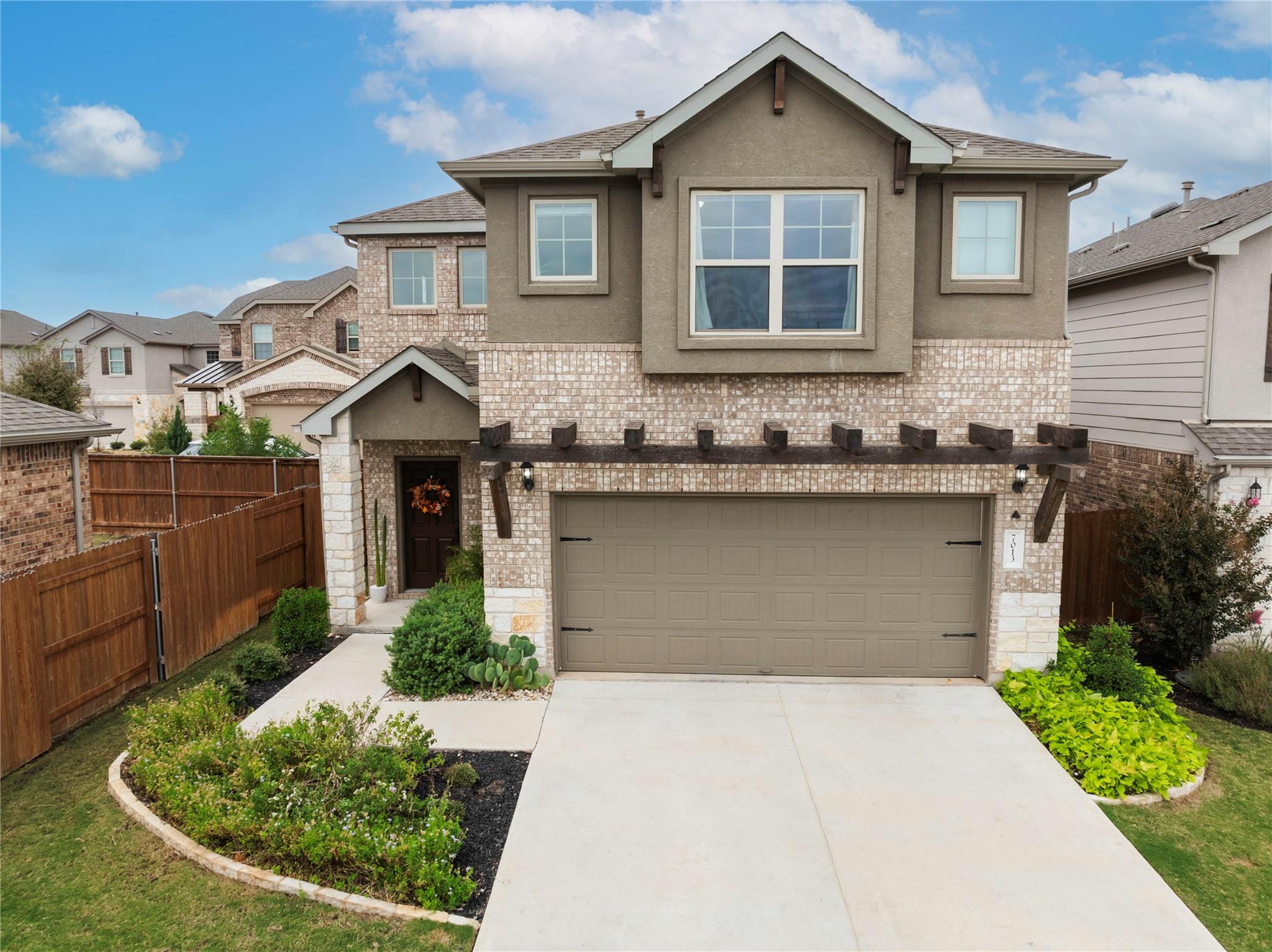 7013 Llano Stage TRL