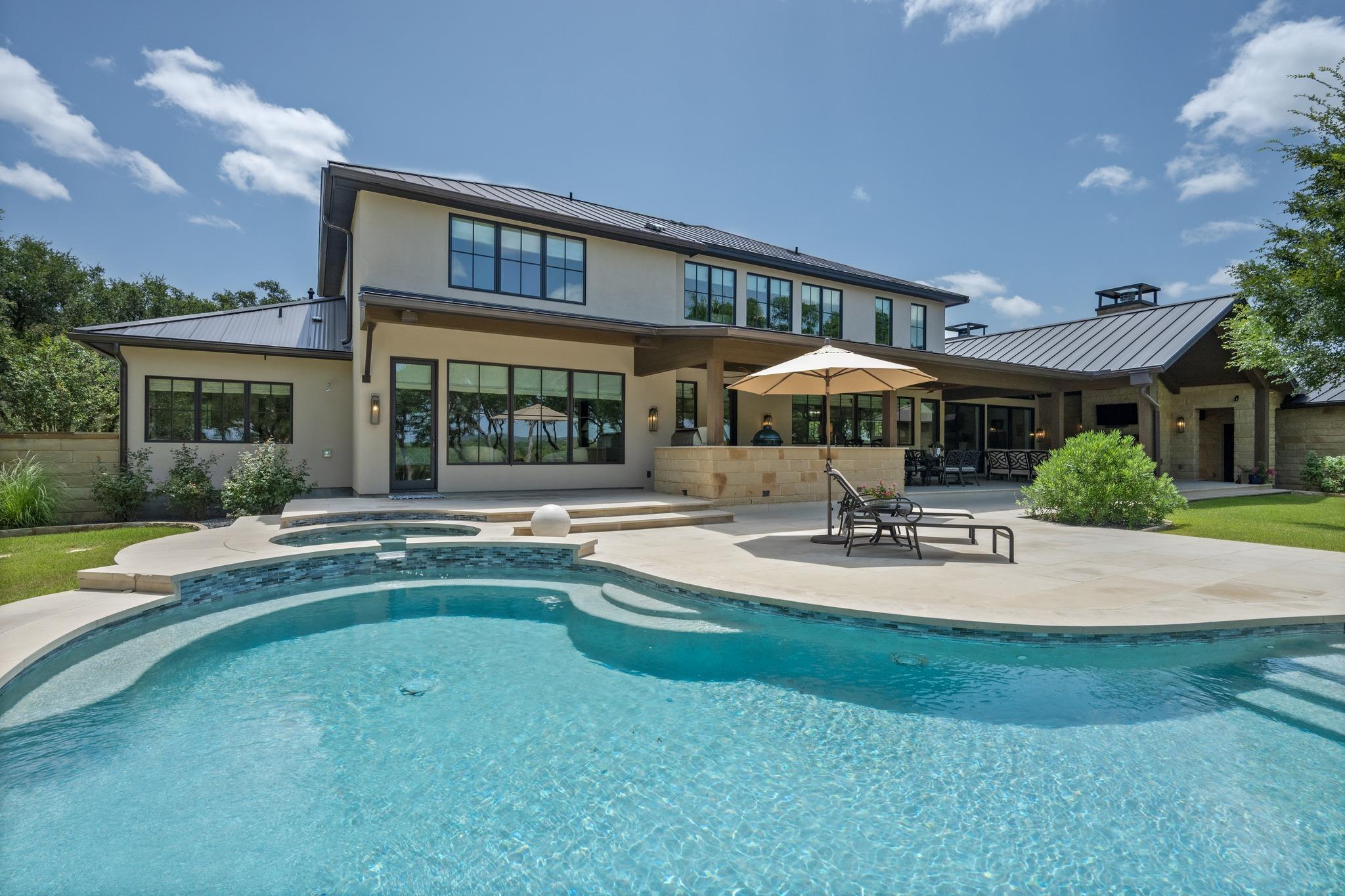 900 Rivercliff DR