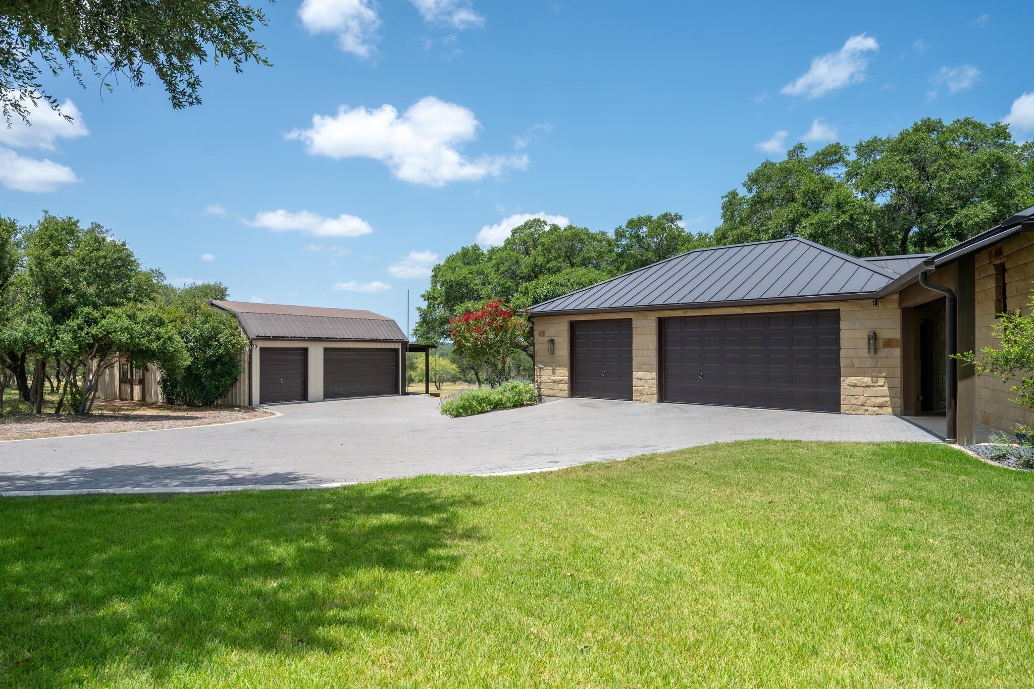 900 Rivercliff DR