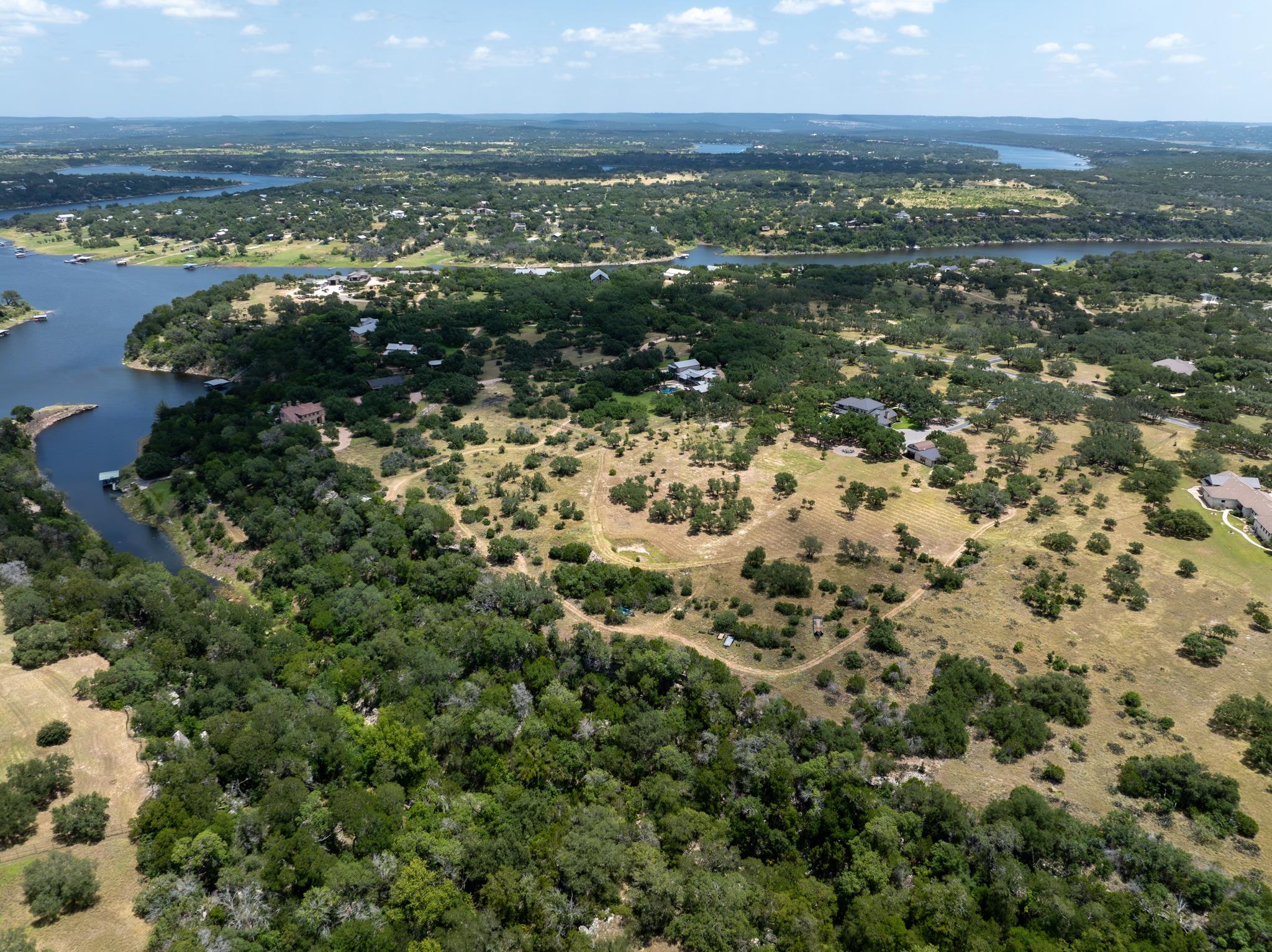 900 Rivercliff DR
