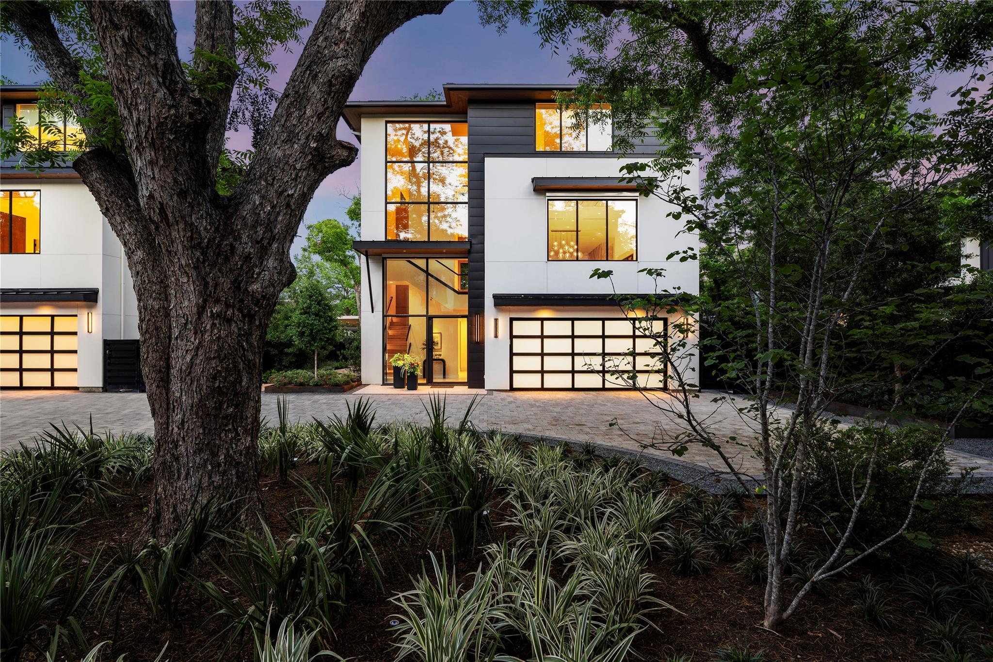 2503 Westlake DR # 201