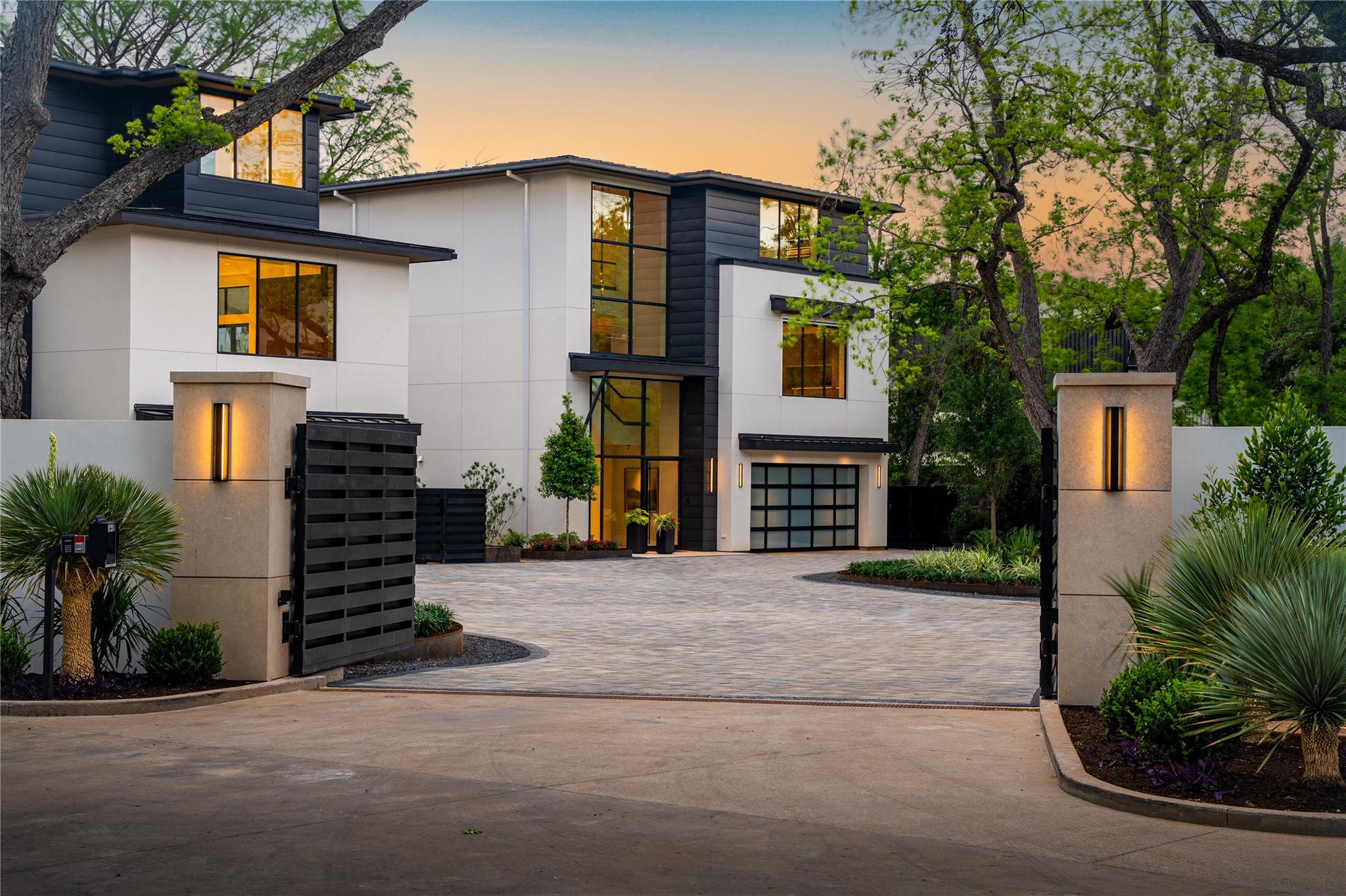 2503 Westlake DR # 201