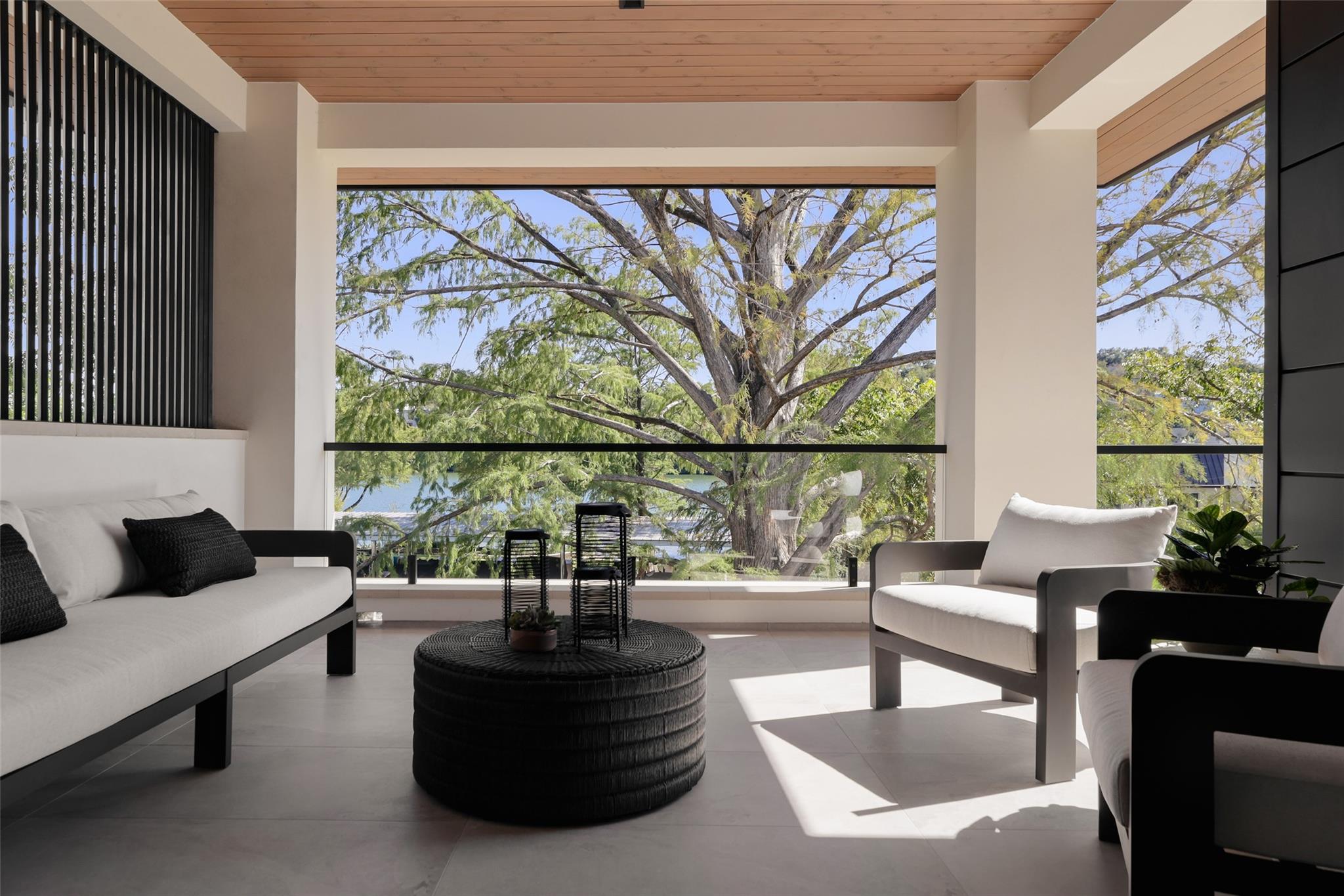 2503 Westlake DR # 201