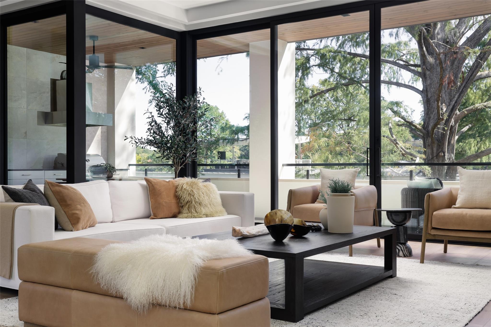 2503 Westlake DR # 201