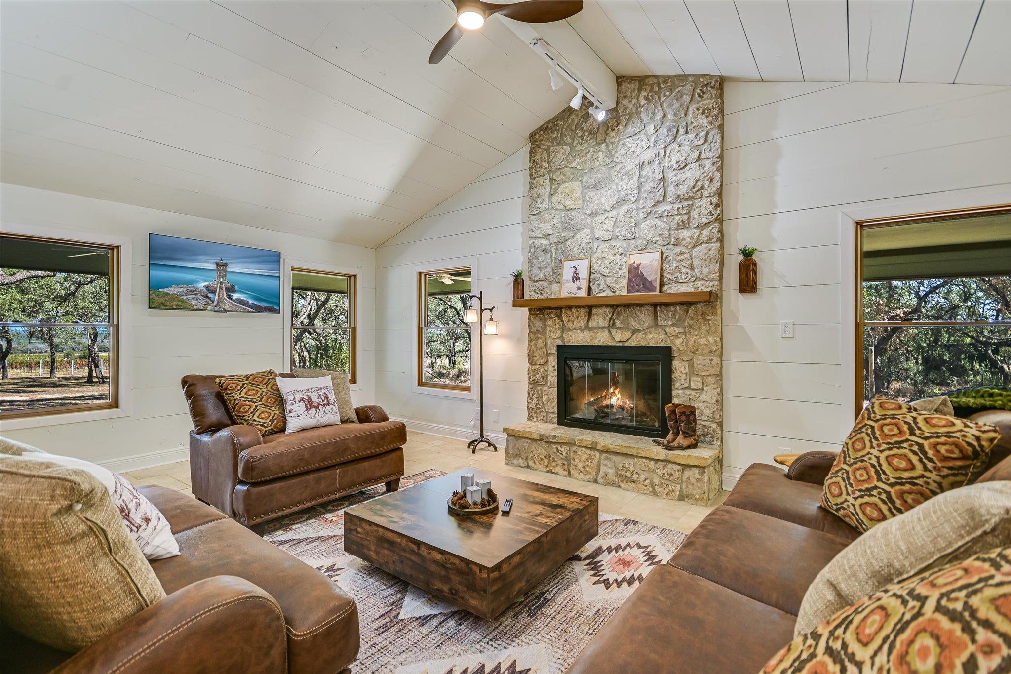 878 Ranch Road 2766