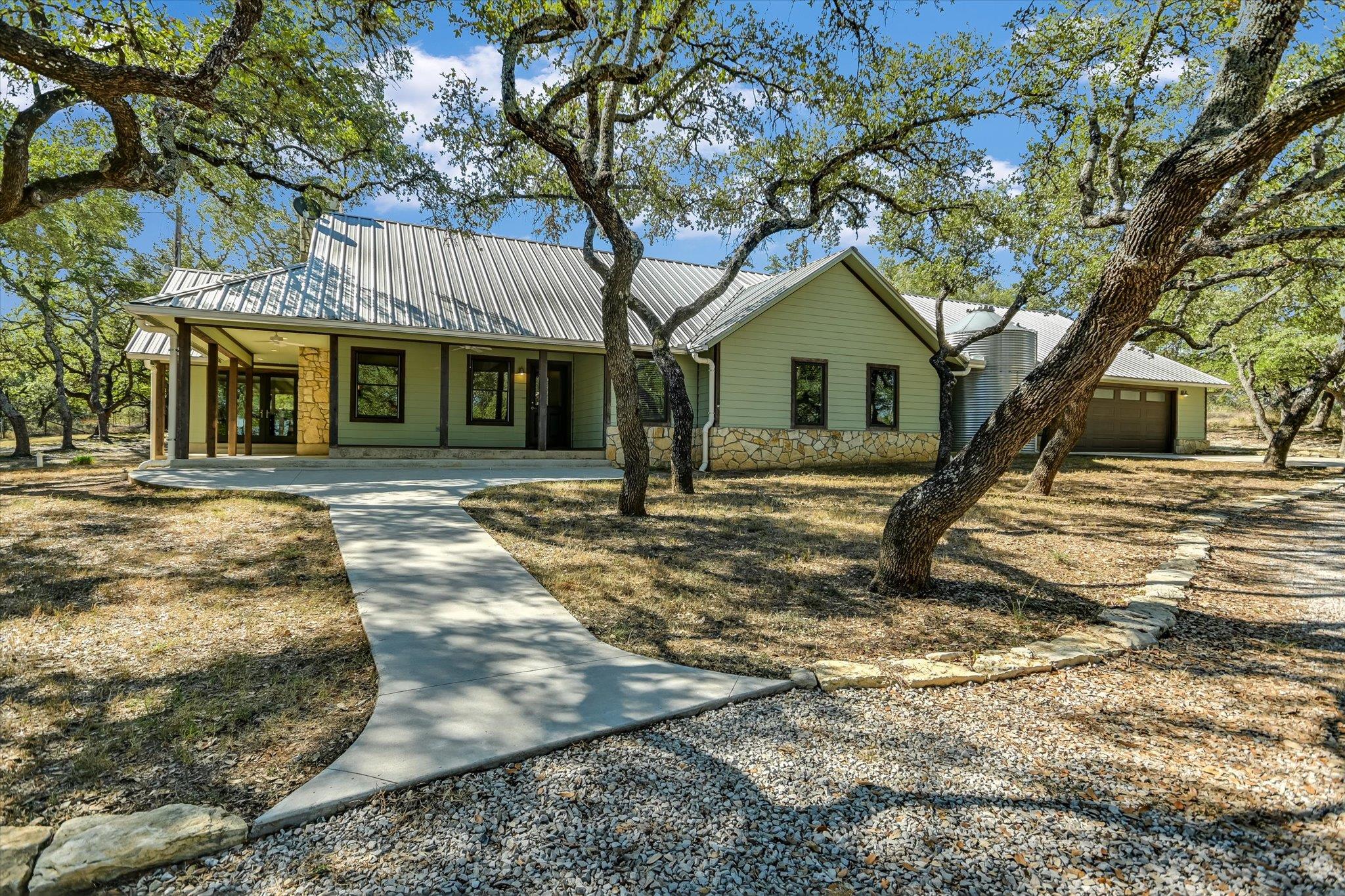 878 Ranch Road 2766