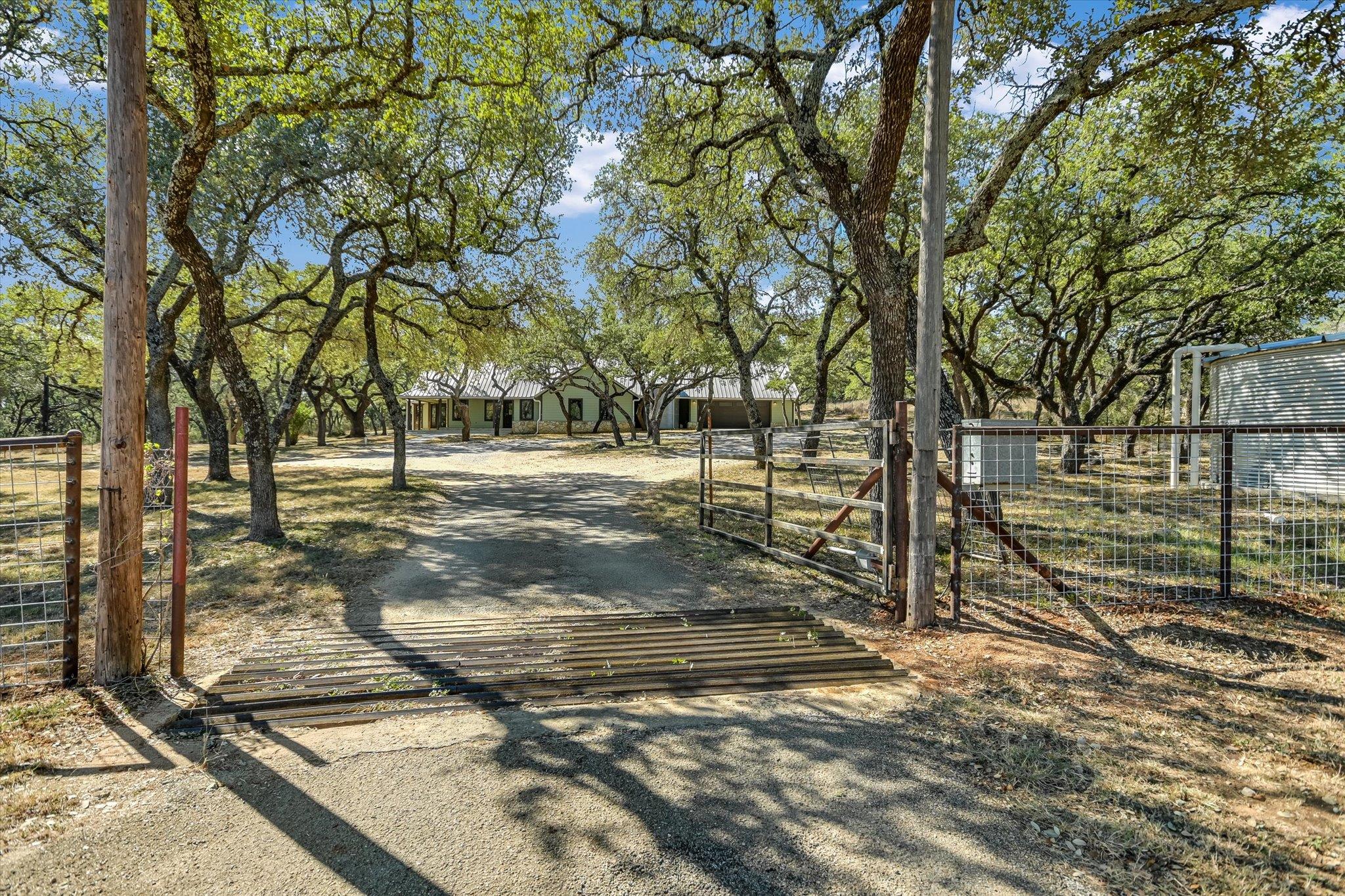 878 Ranch Road 2766