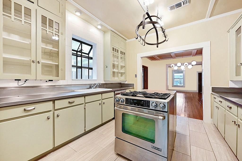 507 E LIVE OAK ST