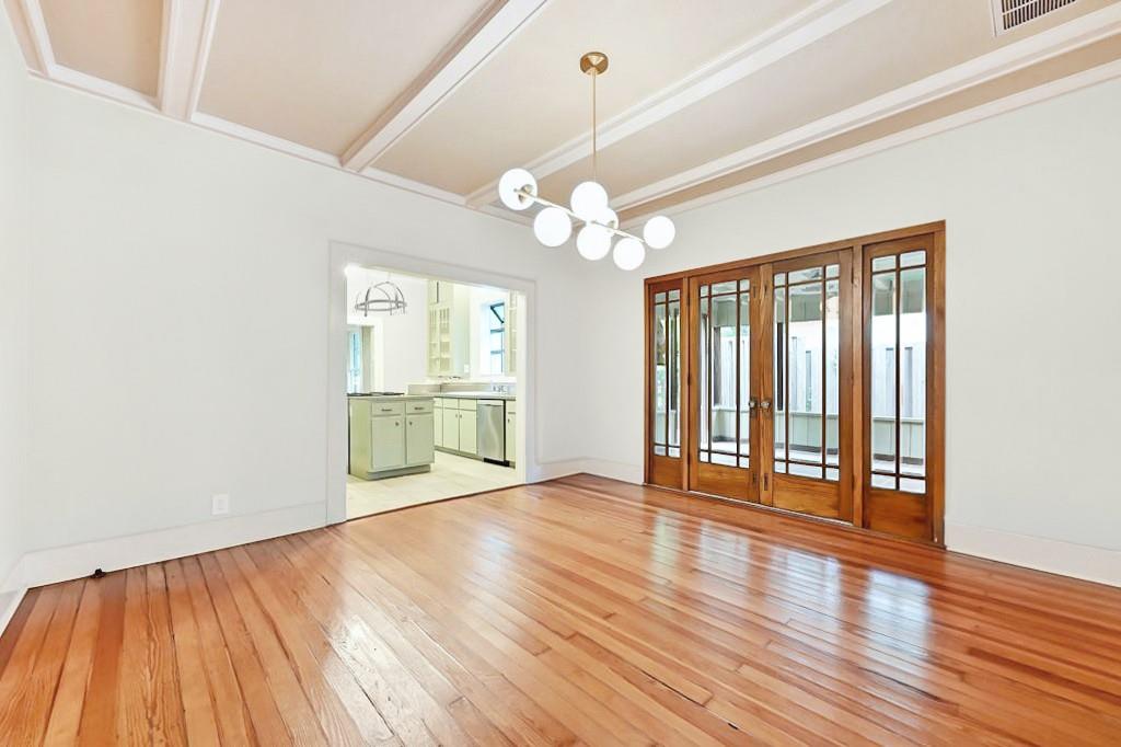 507 E LIVE OAK ST
