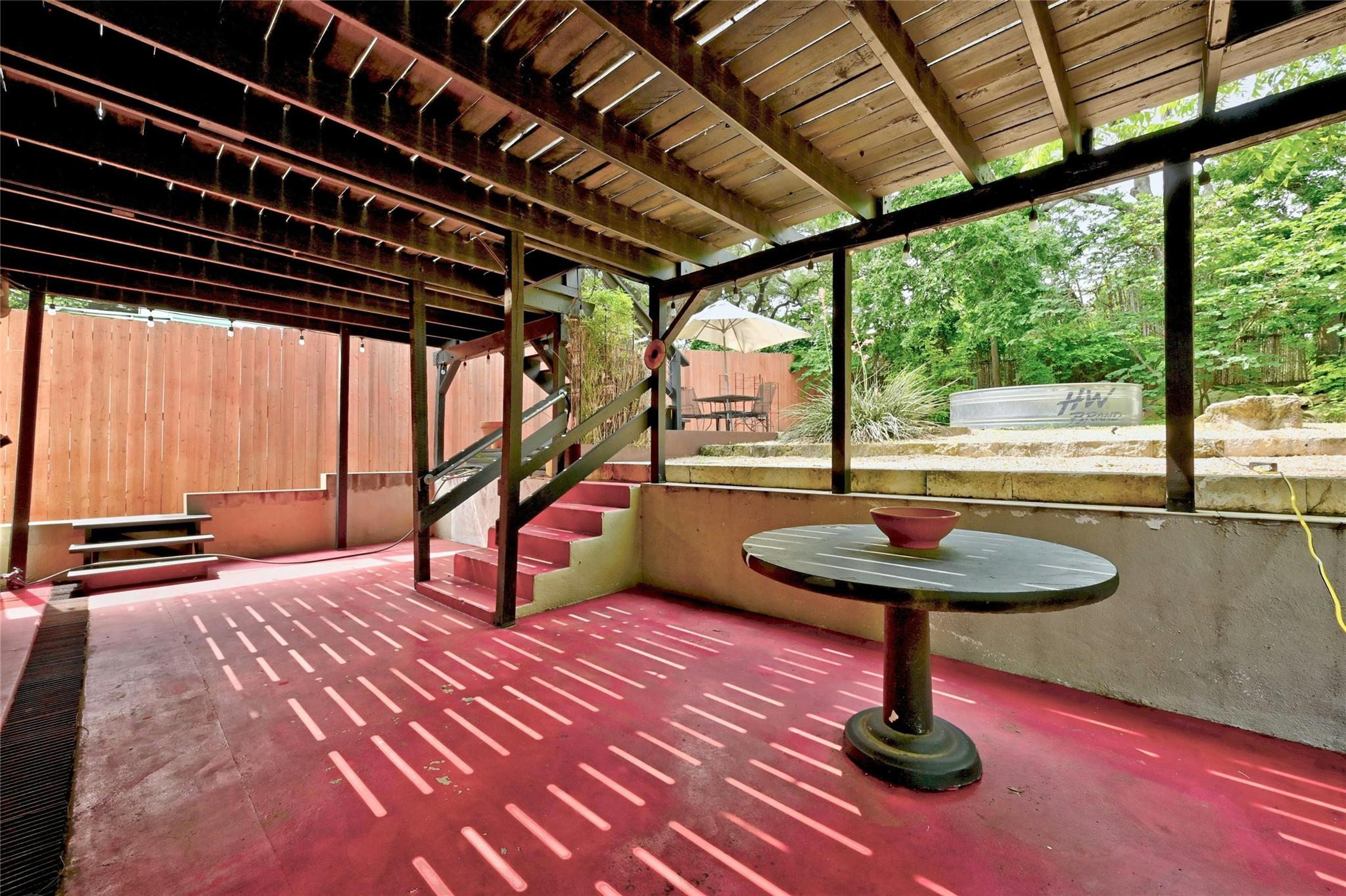 507 E LIVE OAK ST