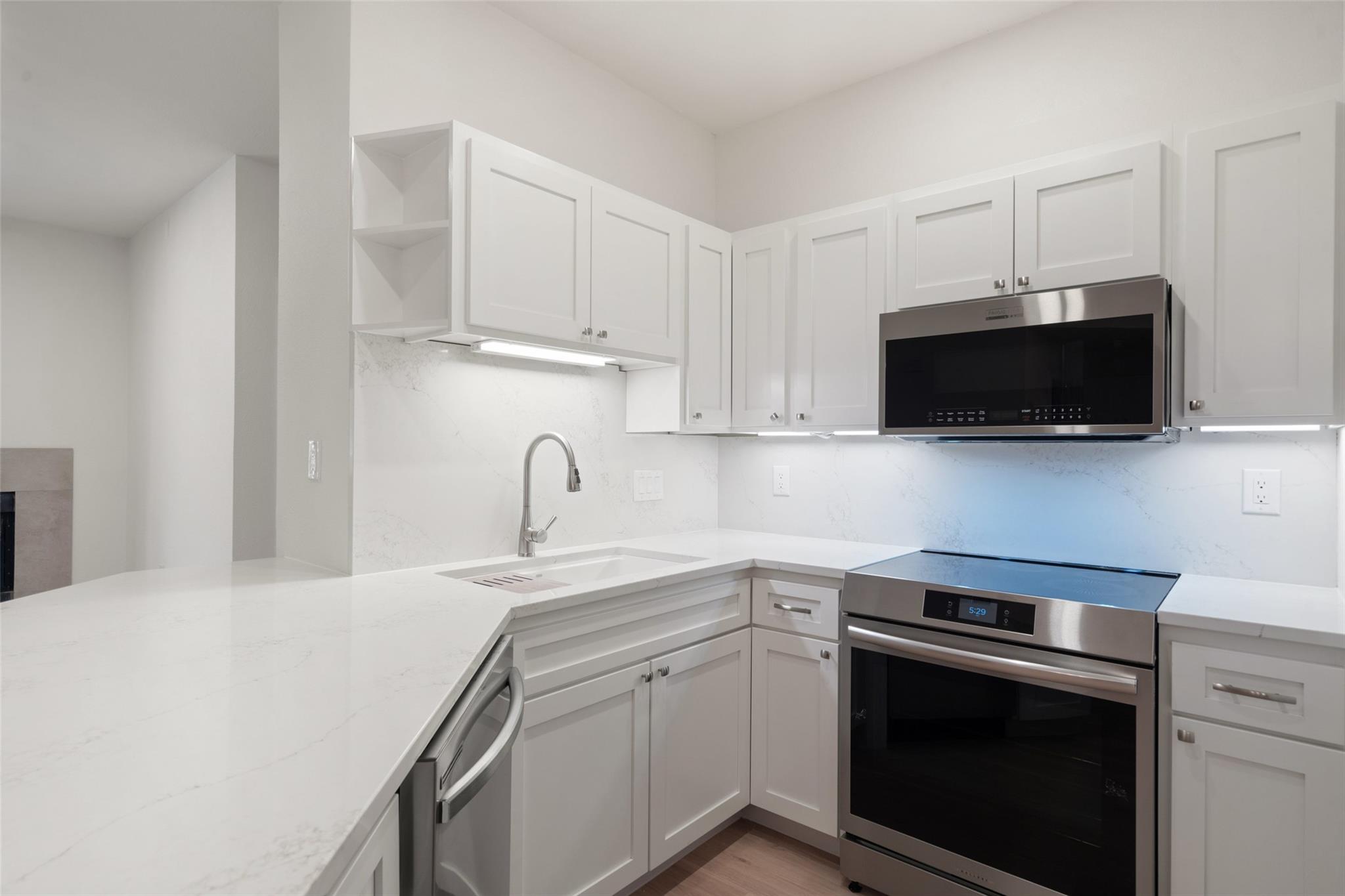 2450 Wickersham LN # 1307