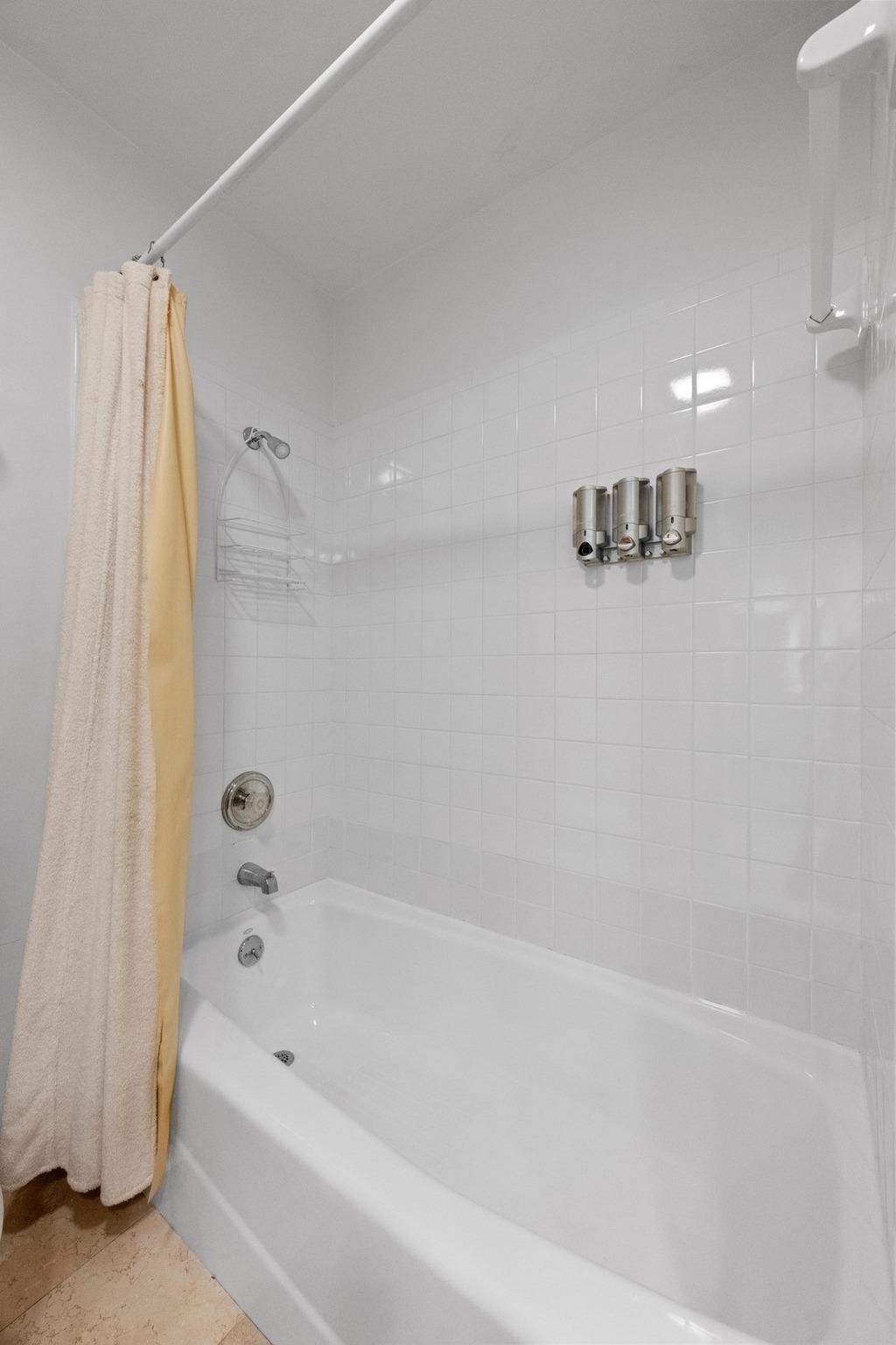 1200 BAYLOR ST # 403