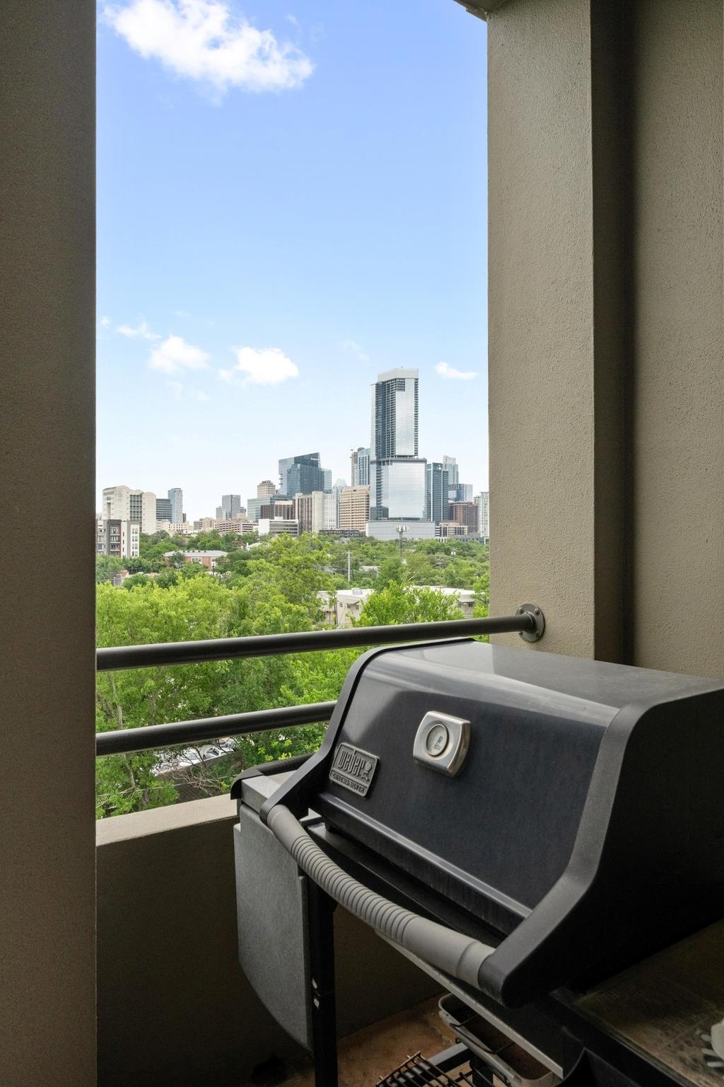 1200 BAYLOR ST # 403